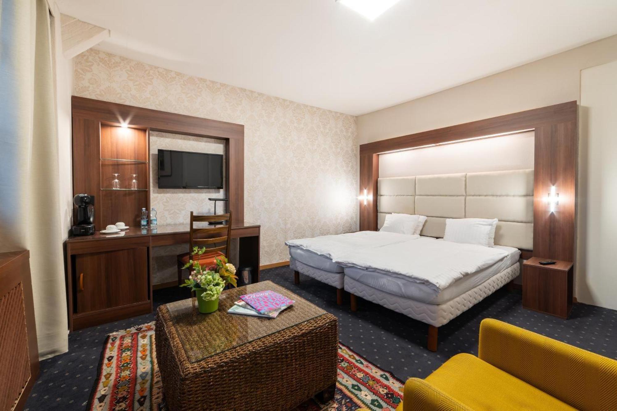 Deluxe Double or Twin Room with Balcony photo 1