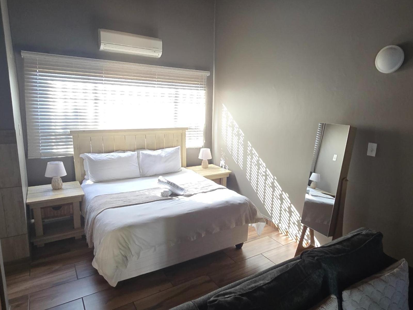 Suite with Pool View photo 3