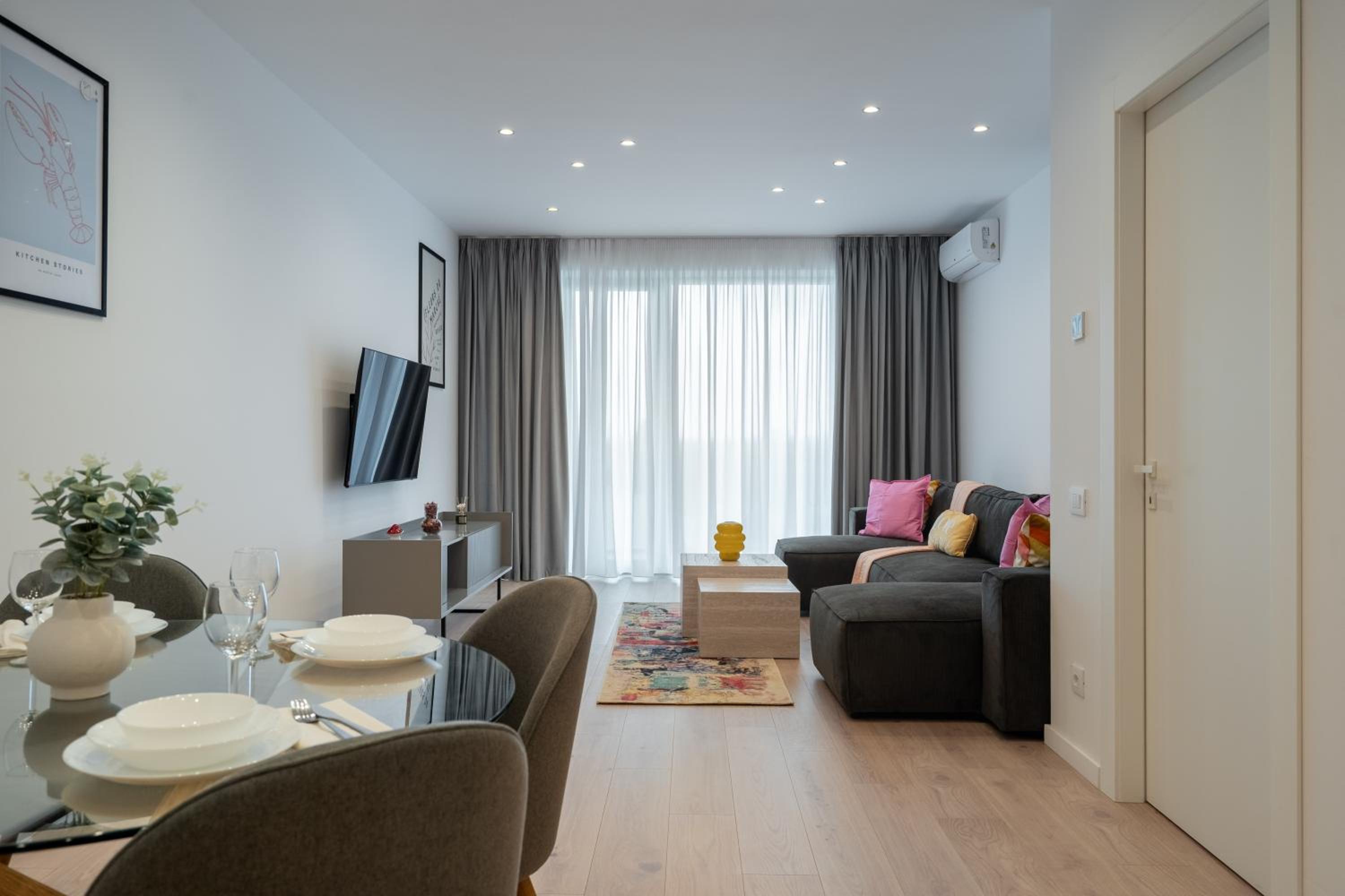 Family Two-Bedroom Apartment with View