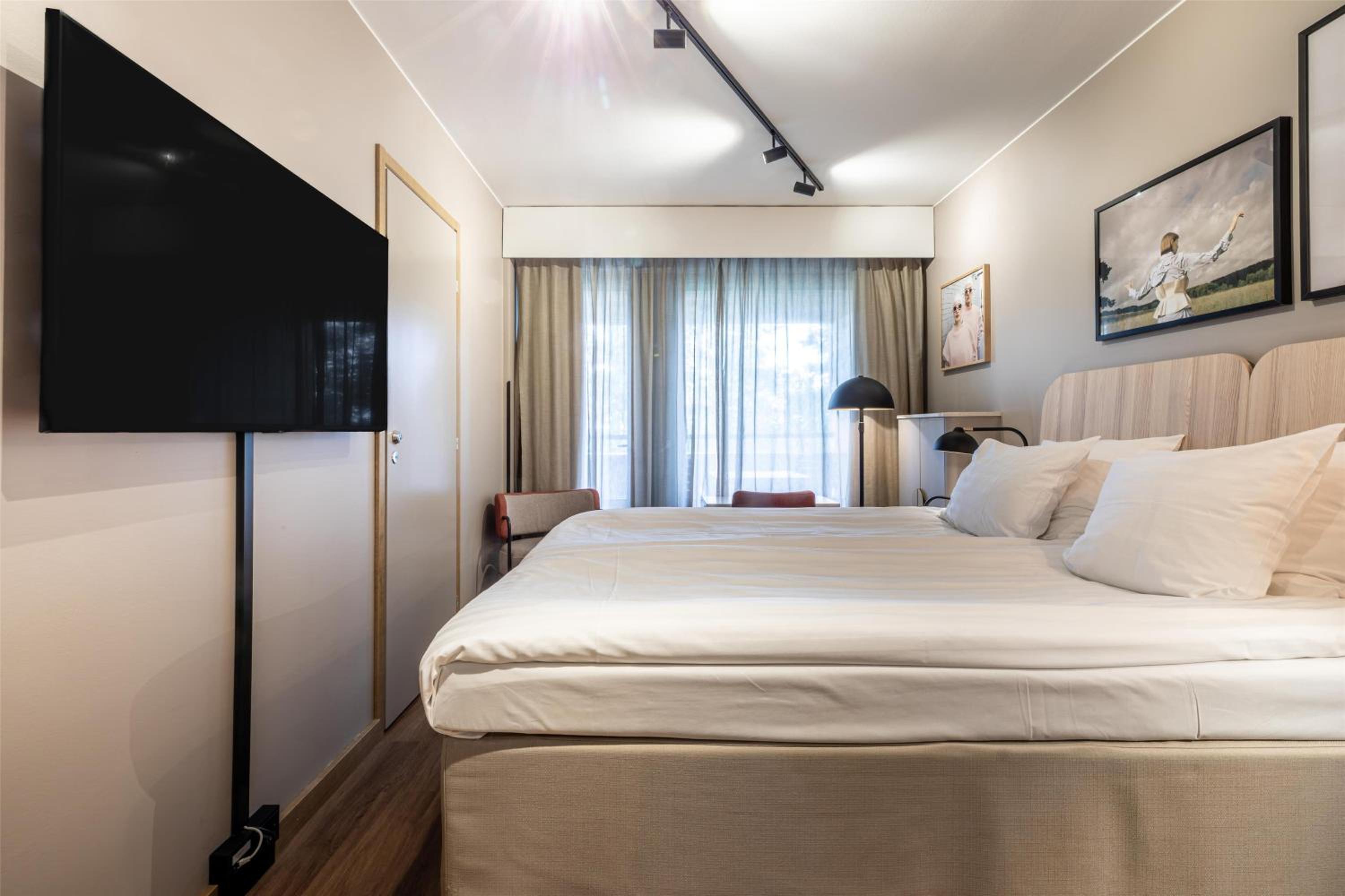 Standard King Room - Photo 2