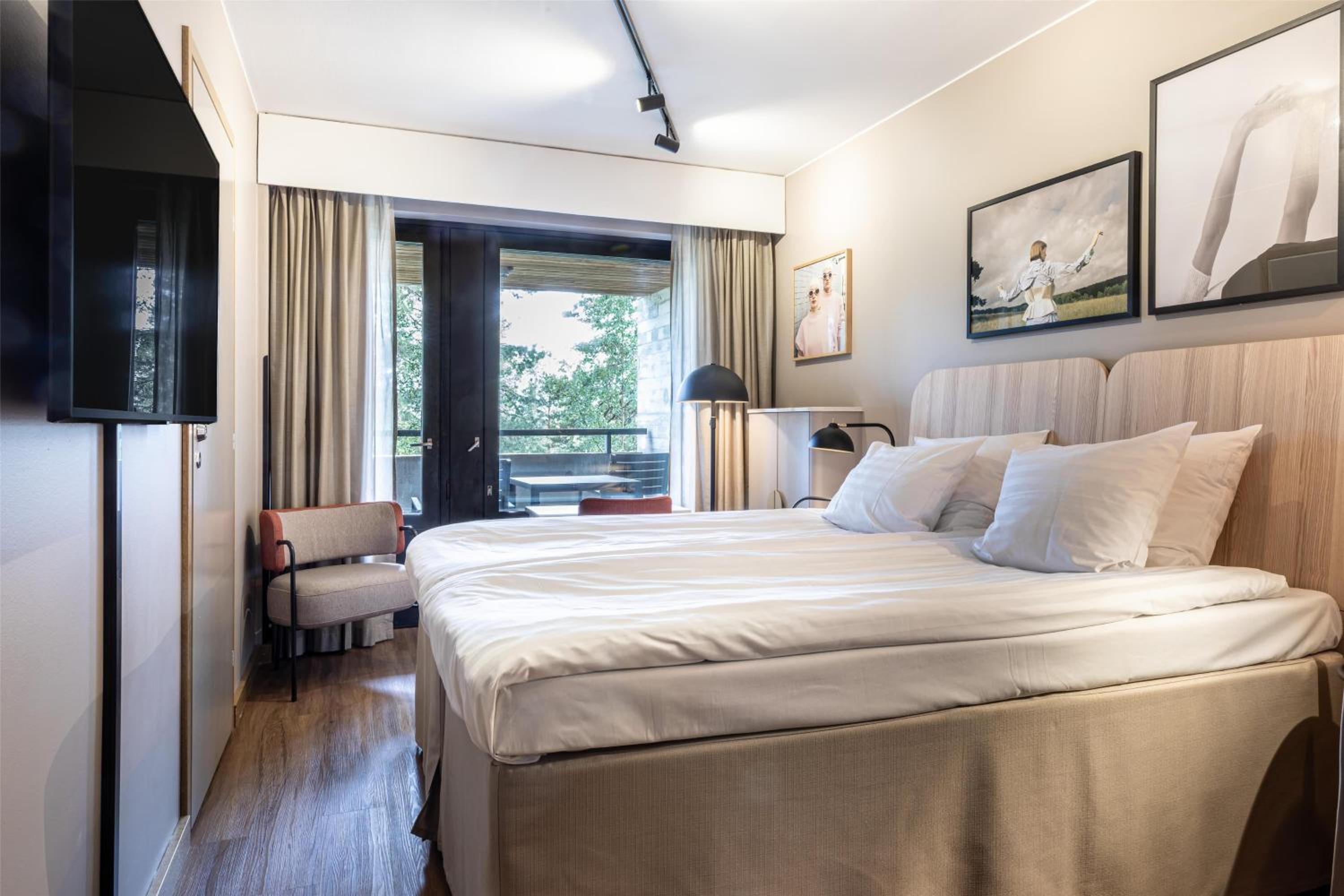 Standard King Room - Photo 3
