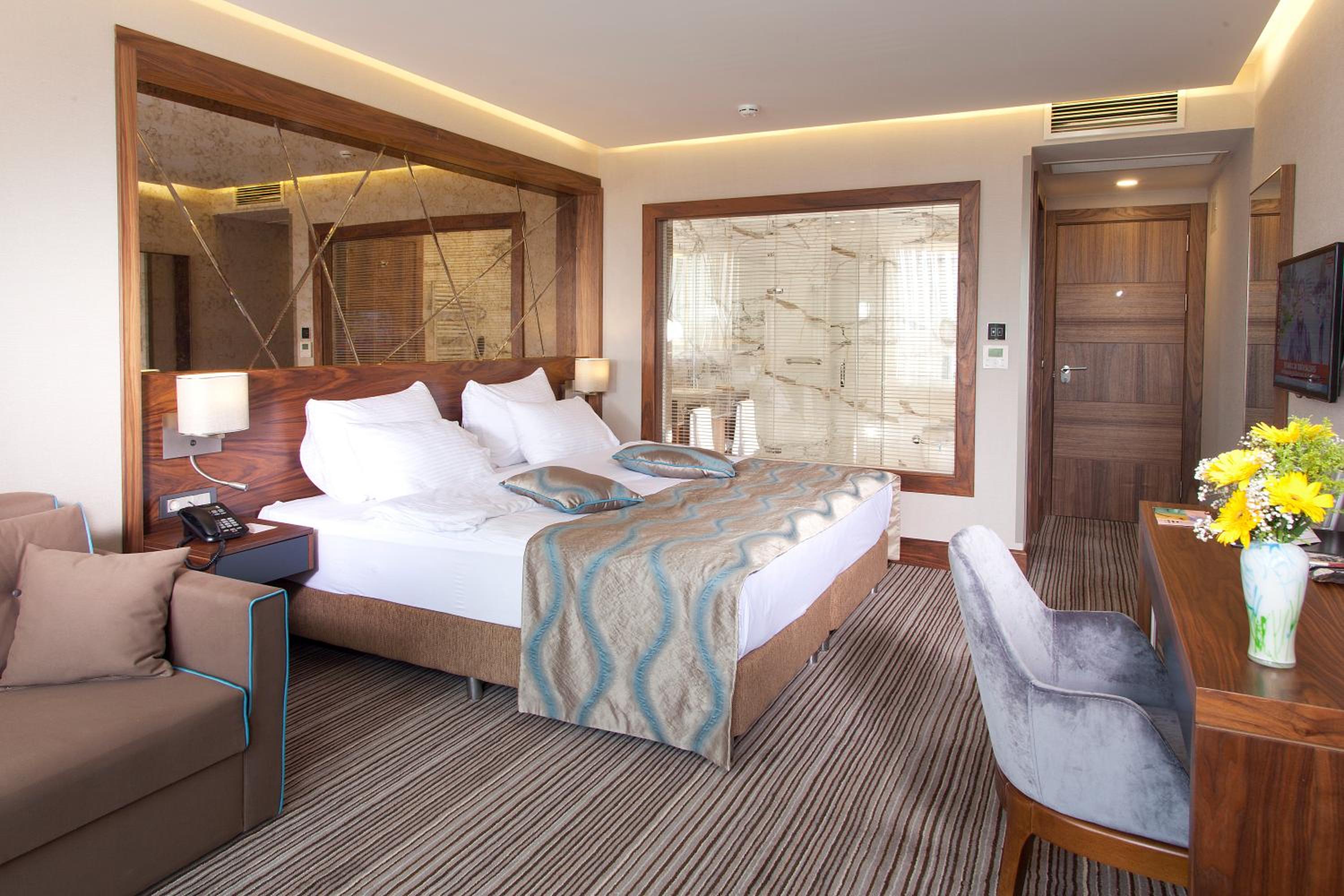 Quadruple Room - Photo 11