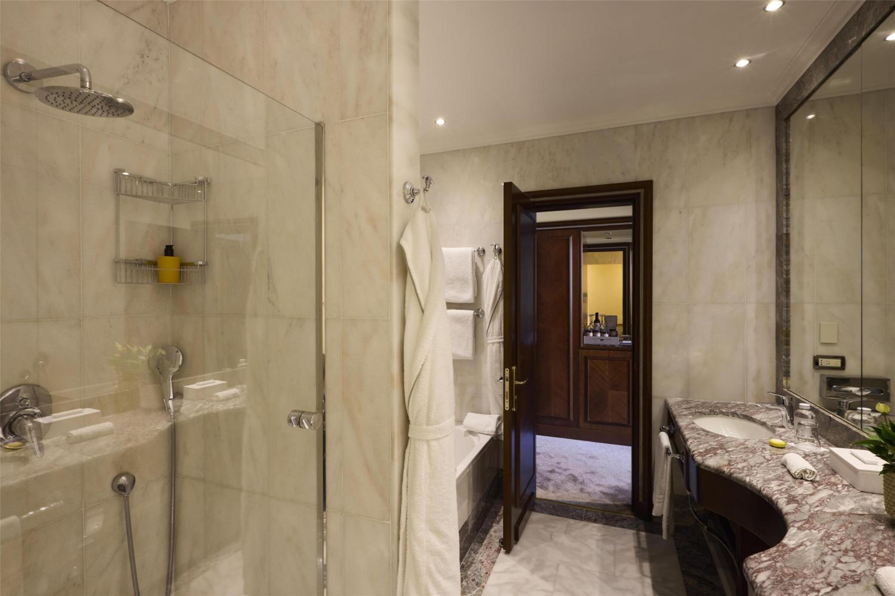 Junior Suite with Balcony and Piazza View