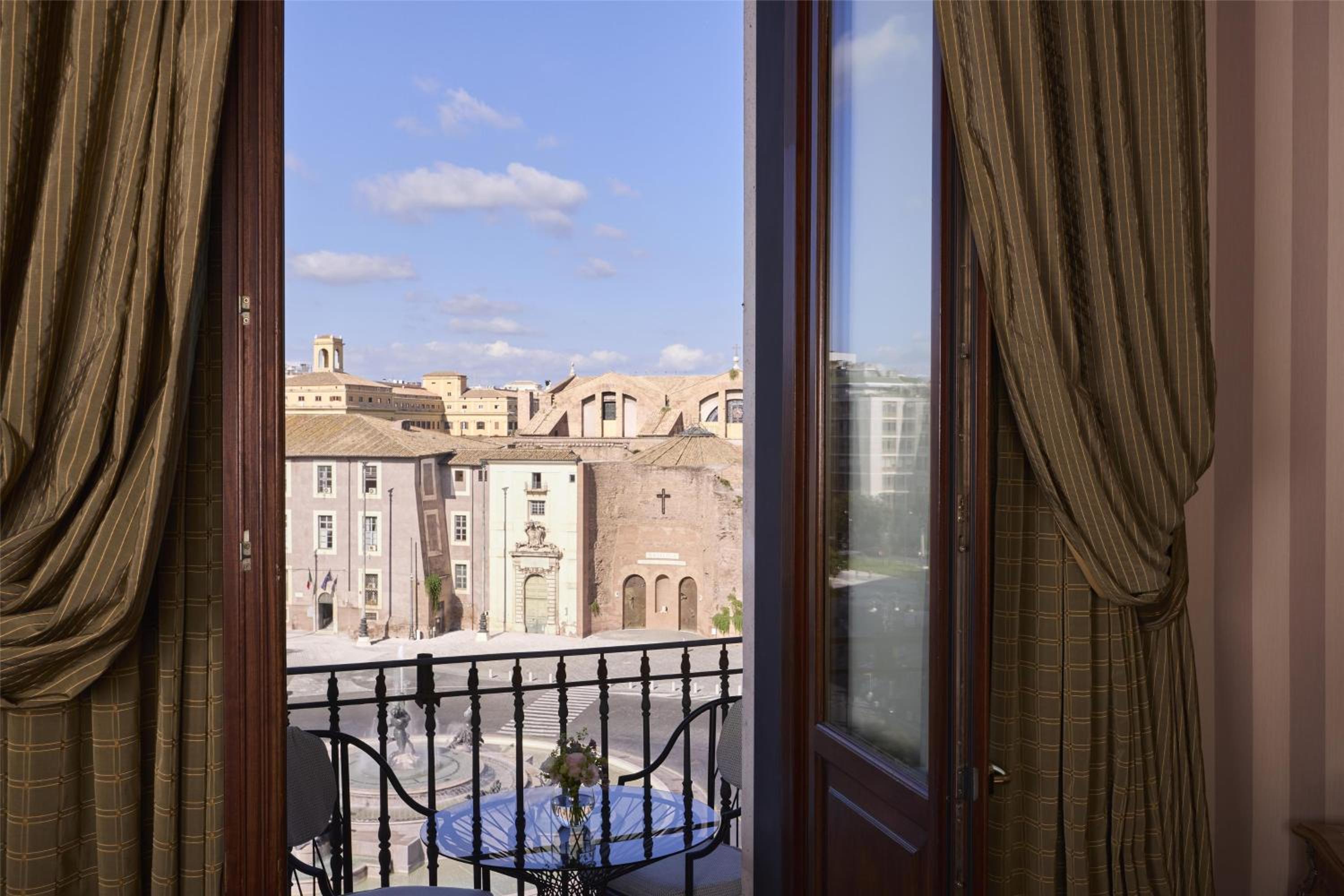Junior Suite with Balcony and Piazza View