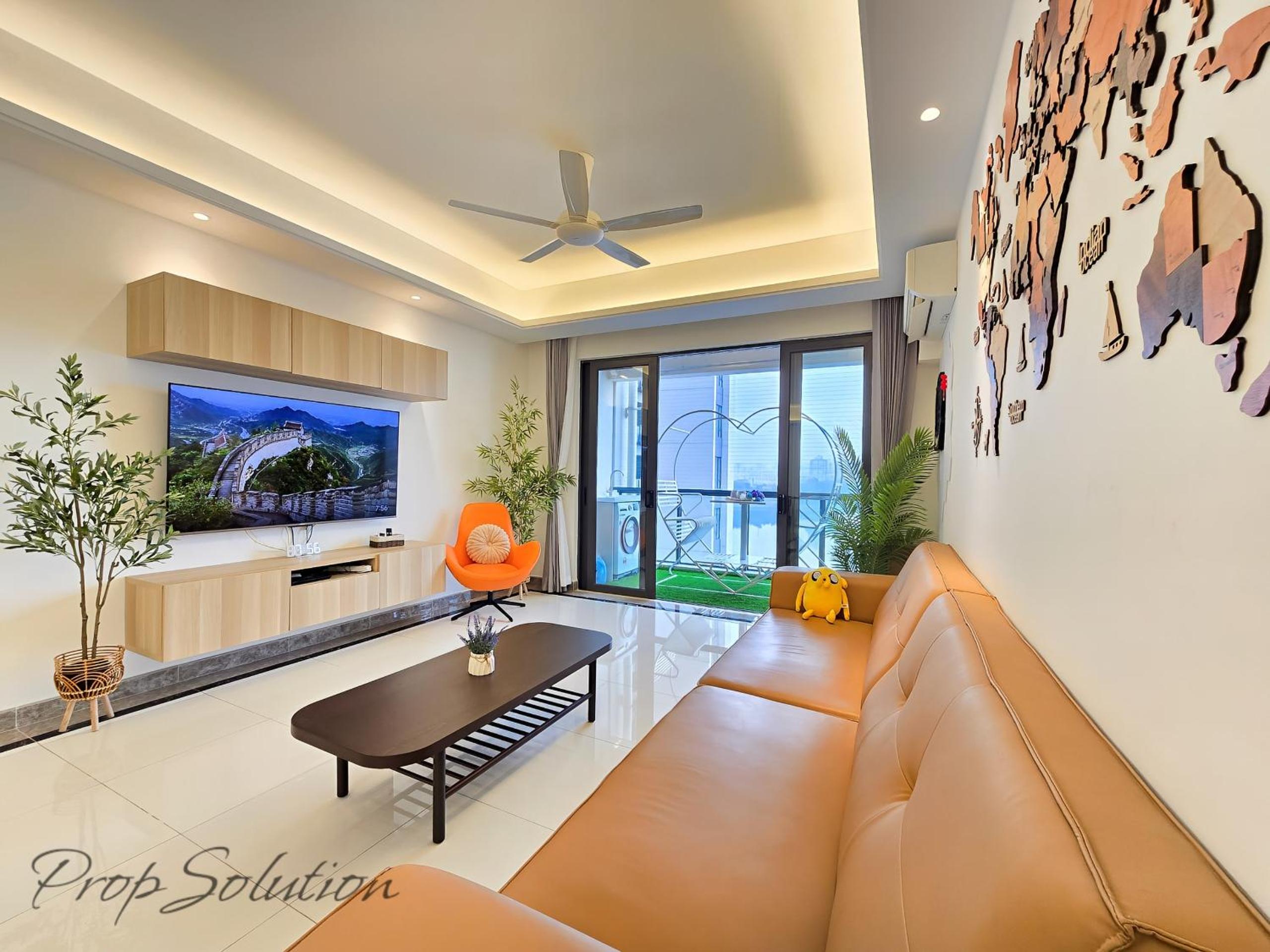 Four-Bedroom Apartment with Balcony