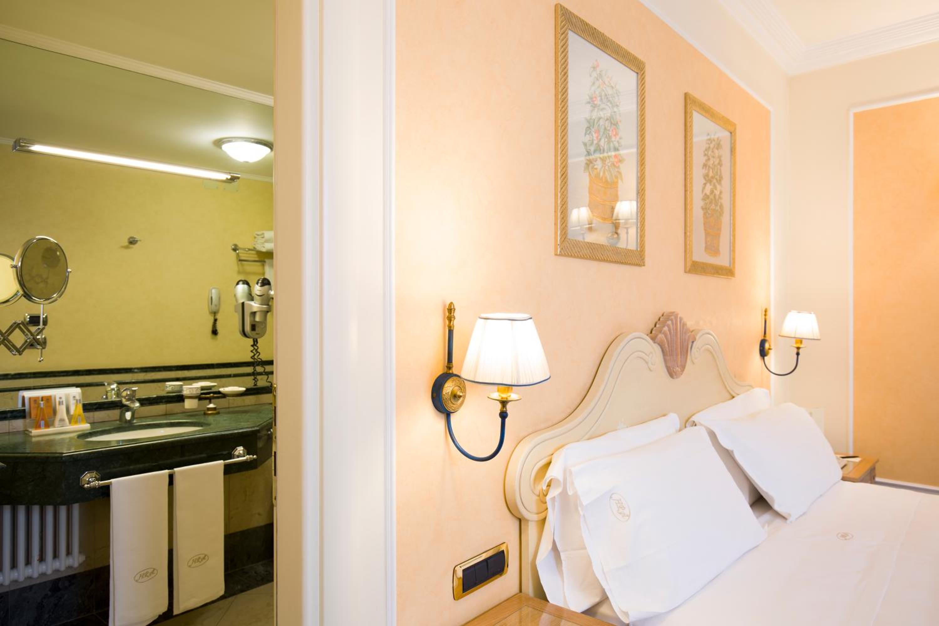 Superior Double or Twin Room photo 2