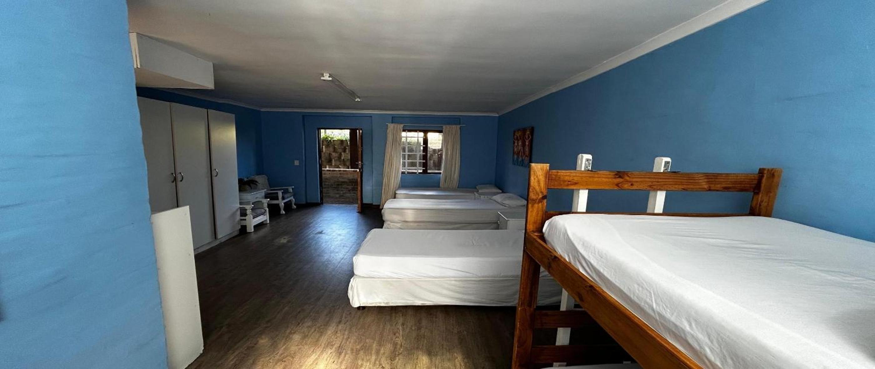 Bed in 6-Bed Mixed Dormitory Room photo 1