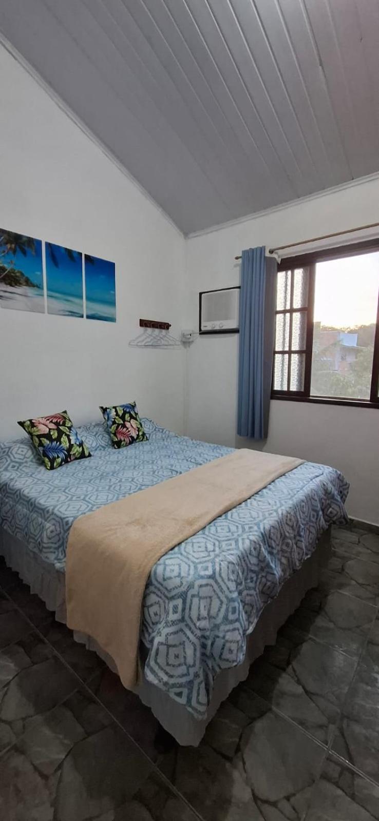 Quadruple Room with Private Bathroom photo 1