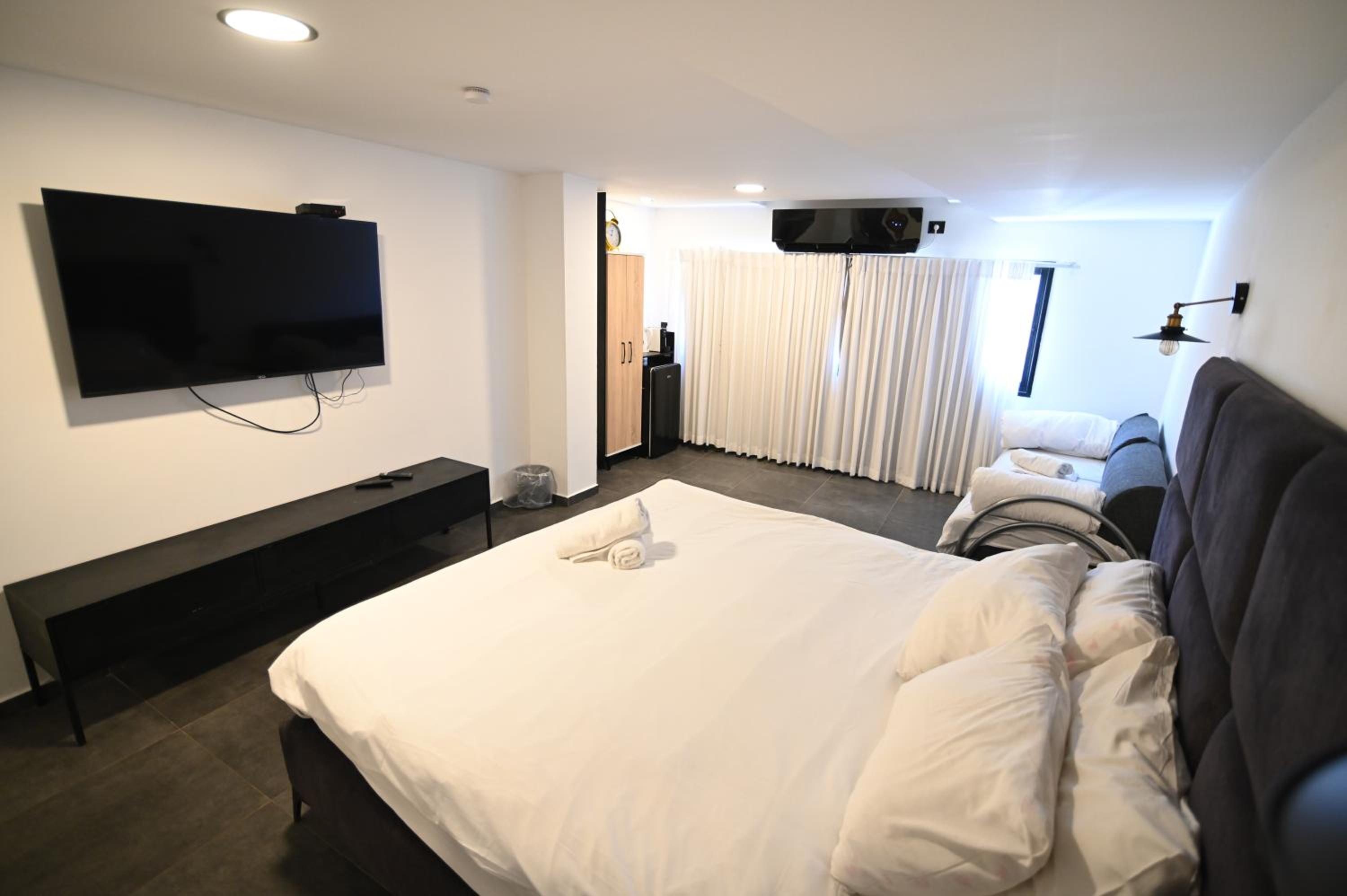 King Studio with Sofa Bed photo 2