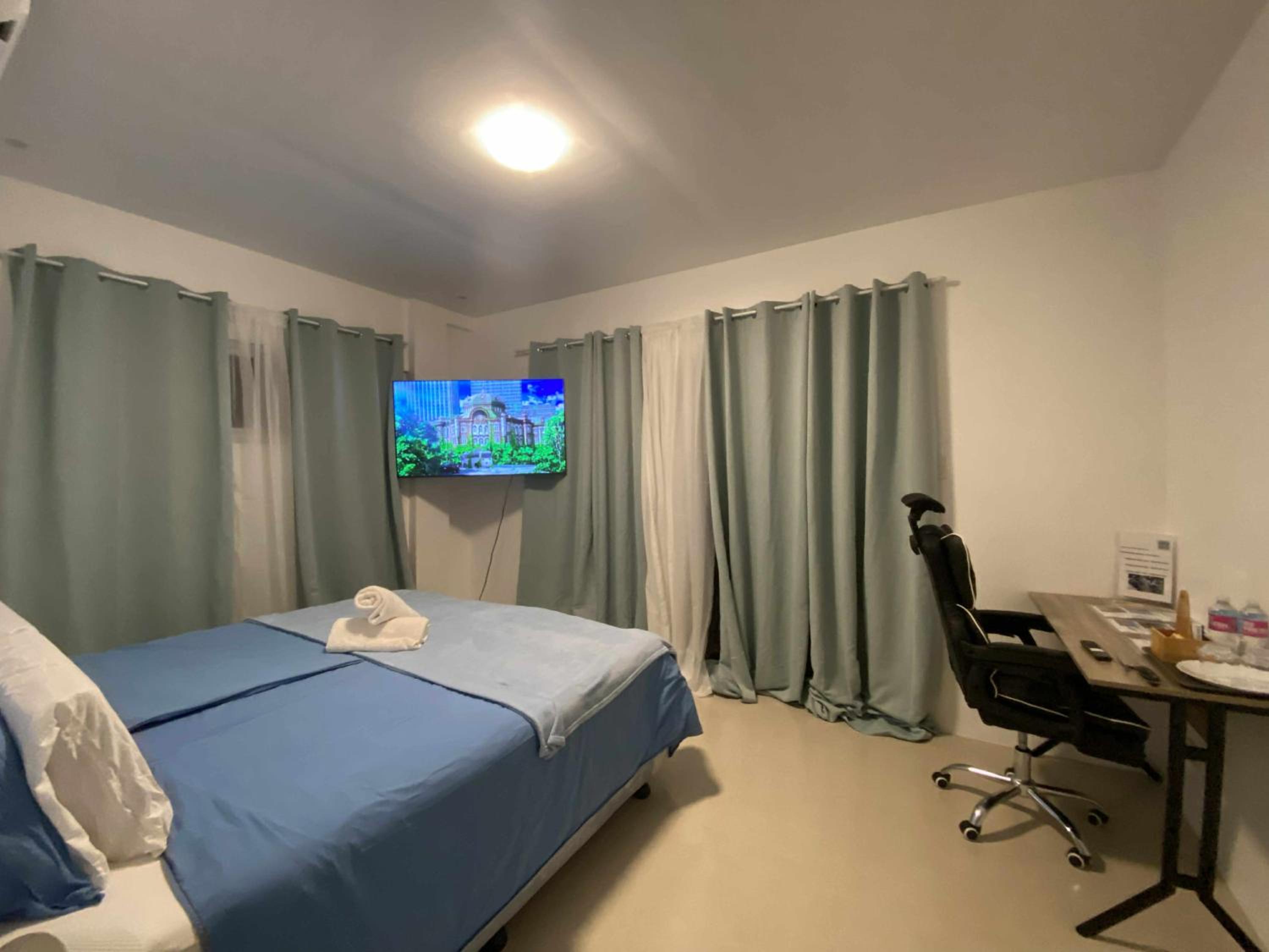 Deluxe Double Room with Side Sea View photo 1