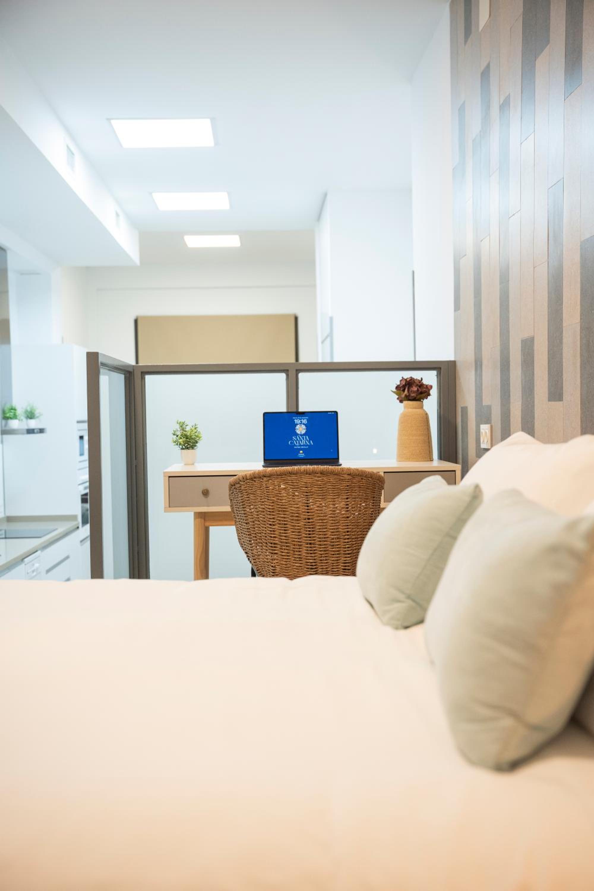 One-Bedroom Loft Apartment with One Queen Bed