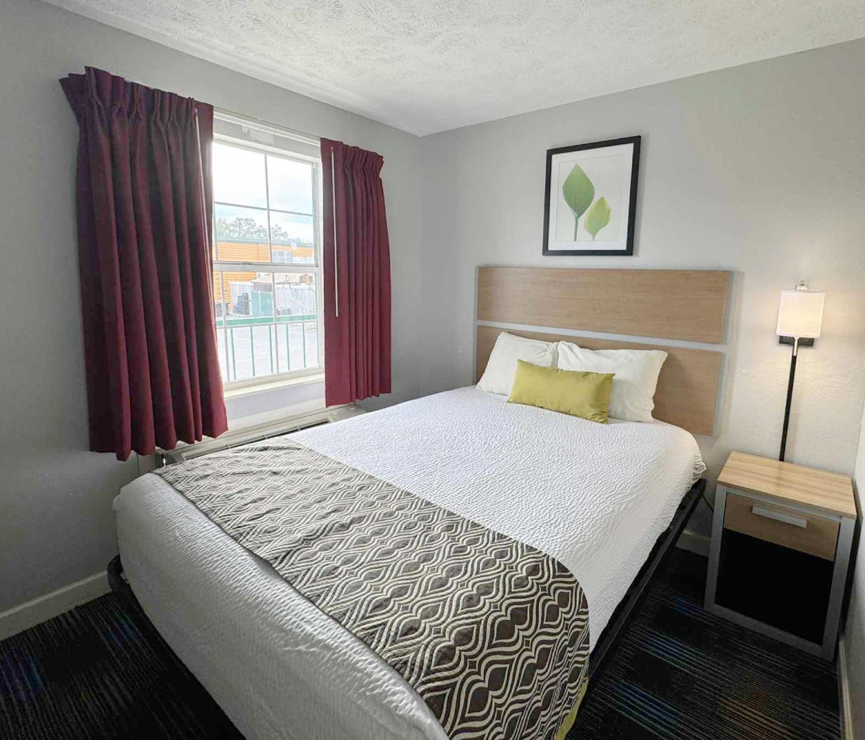 Deluxe Queen Room - Photo 5