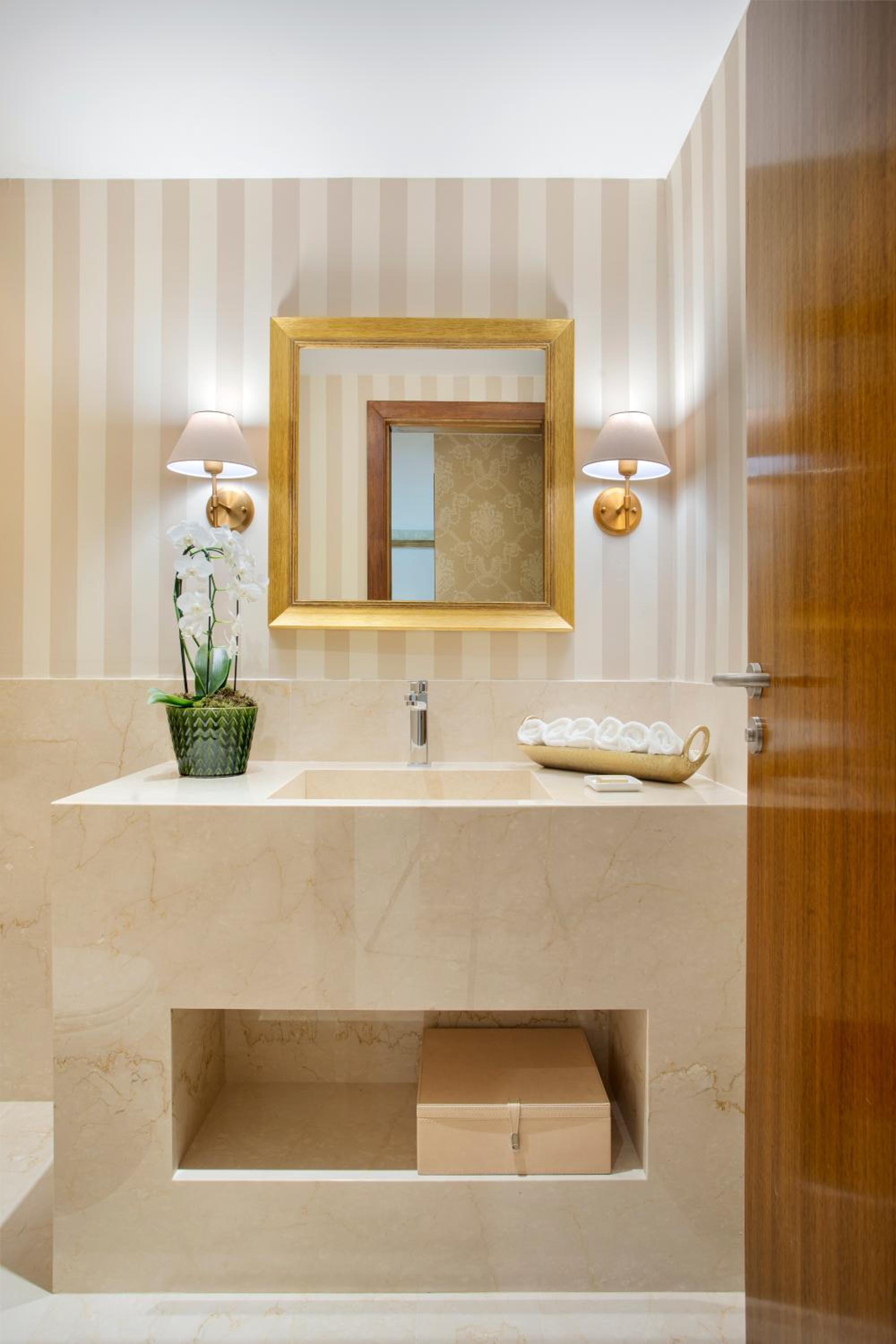 Suite with City View
