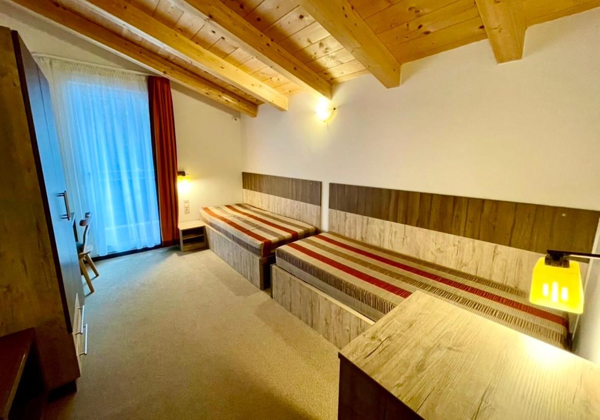 Two-Bedroom Apartment photo 2