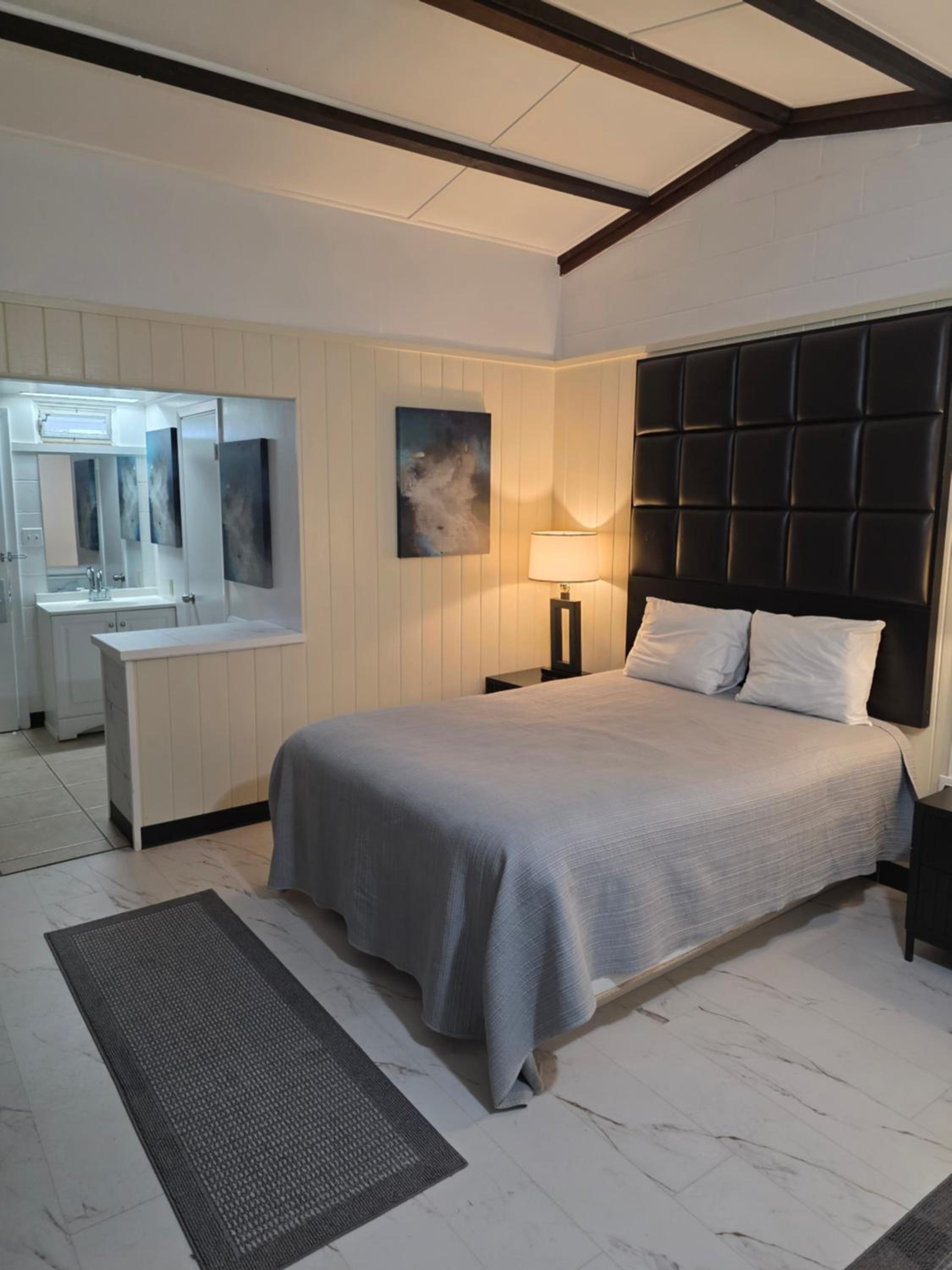 Standard Queen Room photo 3