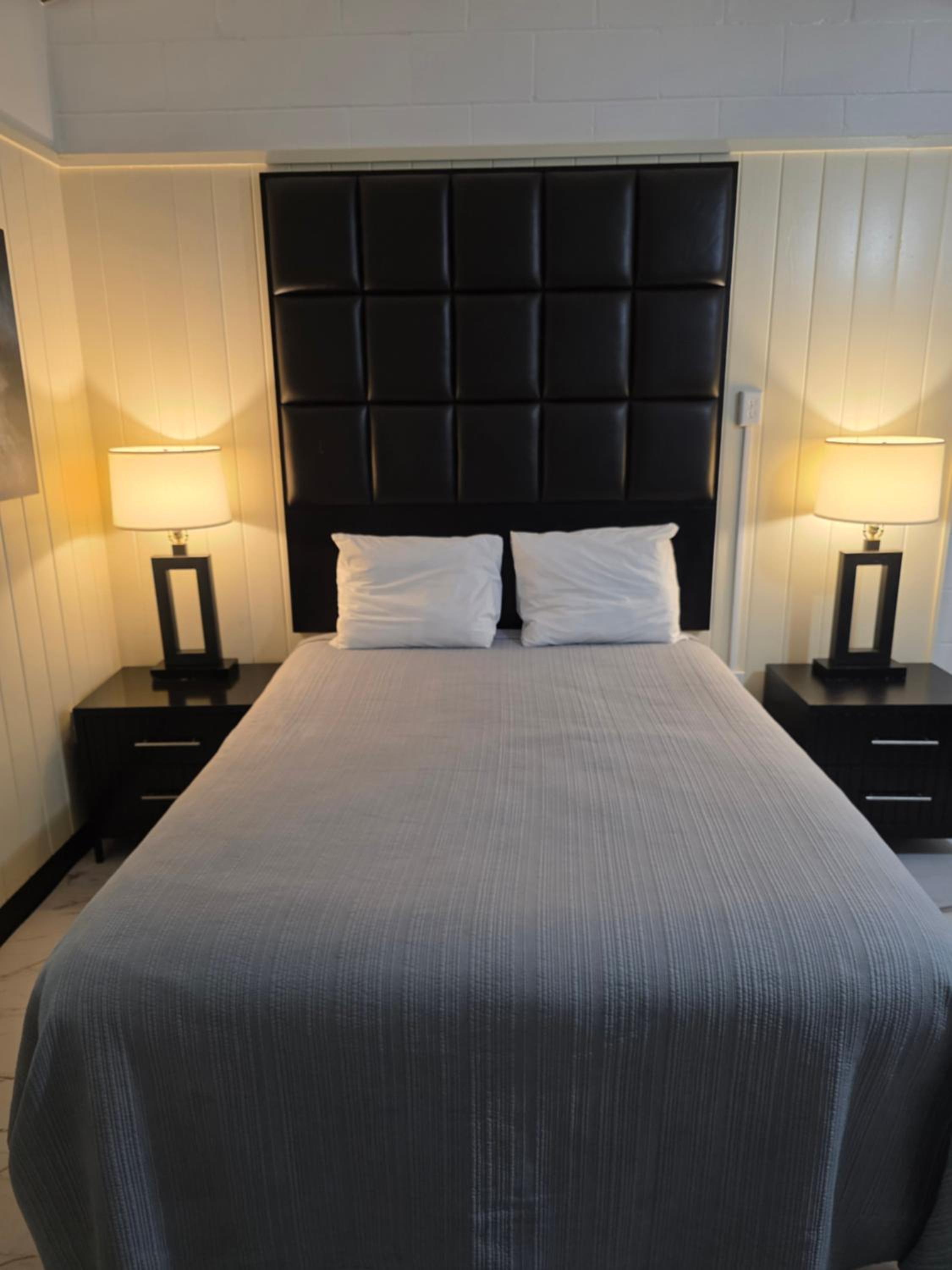 Standard Queen Room photo 1