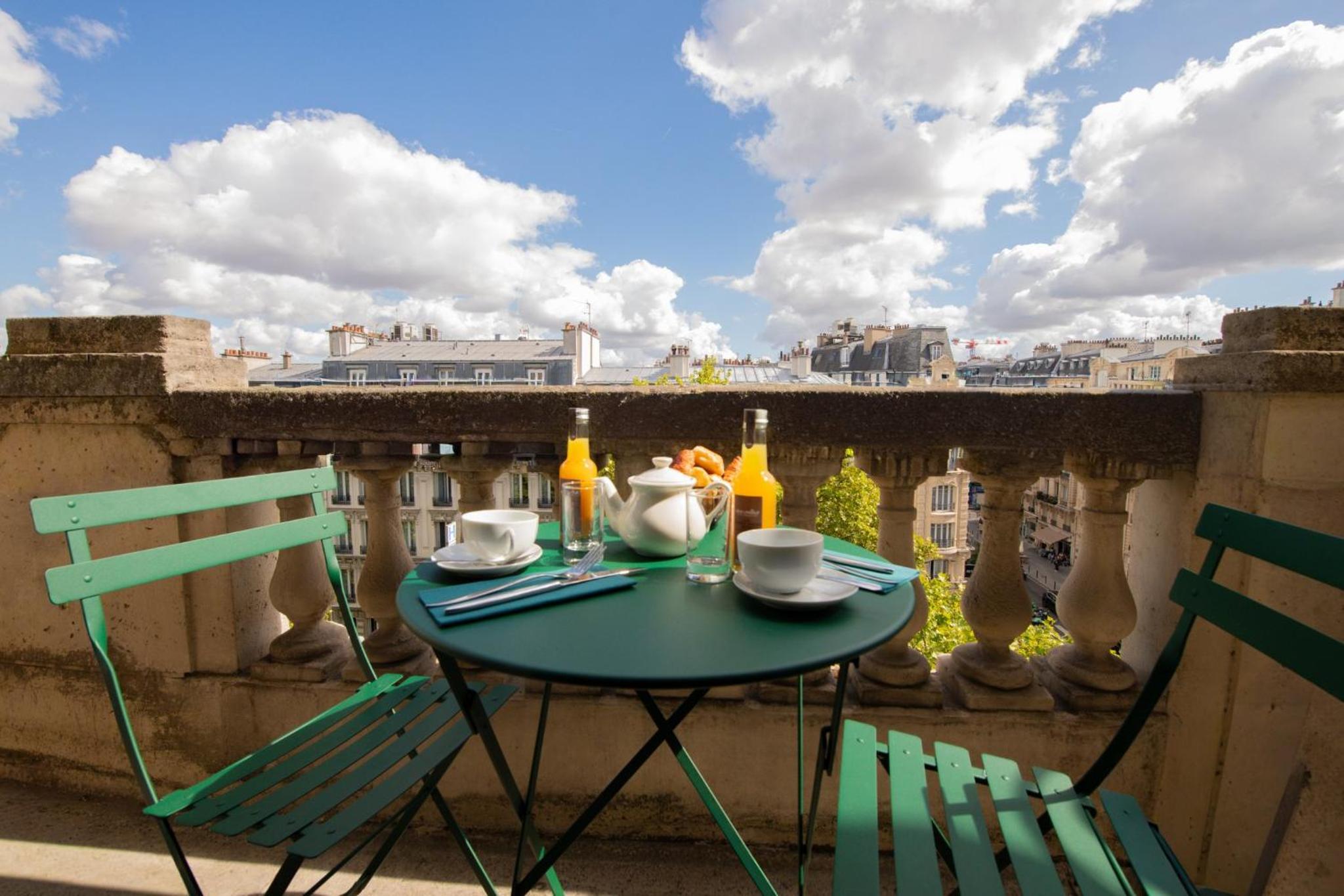 Premium King Room with City View and Balcony