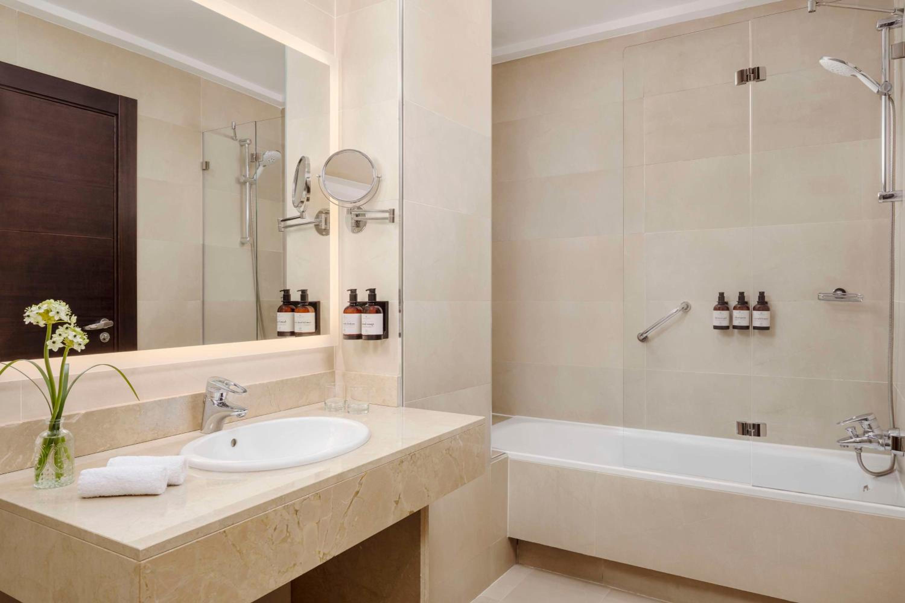 Premium Room - Photo 5