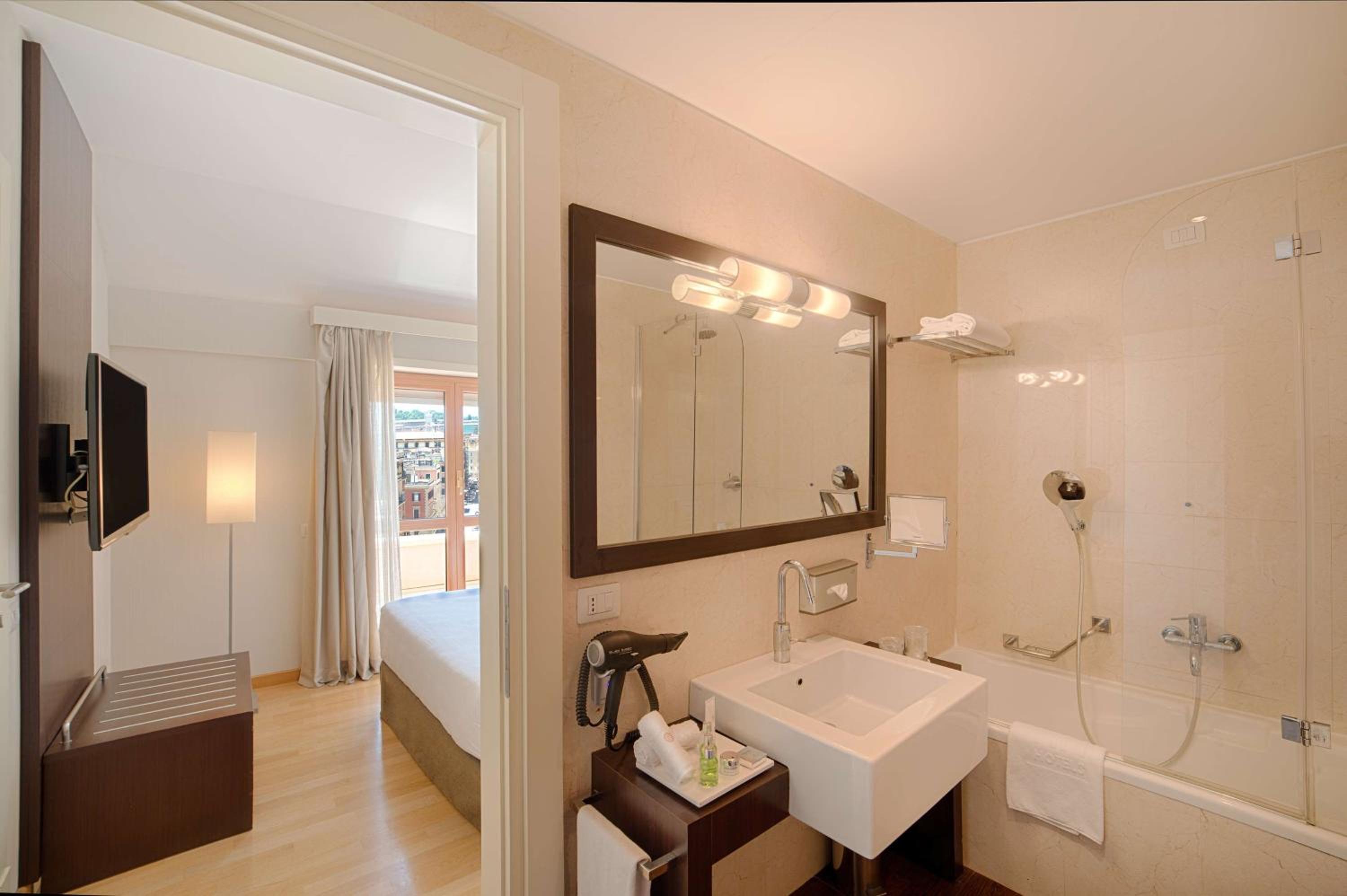 Junior Suite with View/Balcony/Extra Bed (2 Adults + 1 Child)