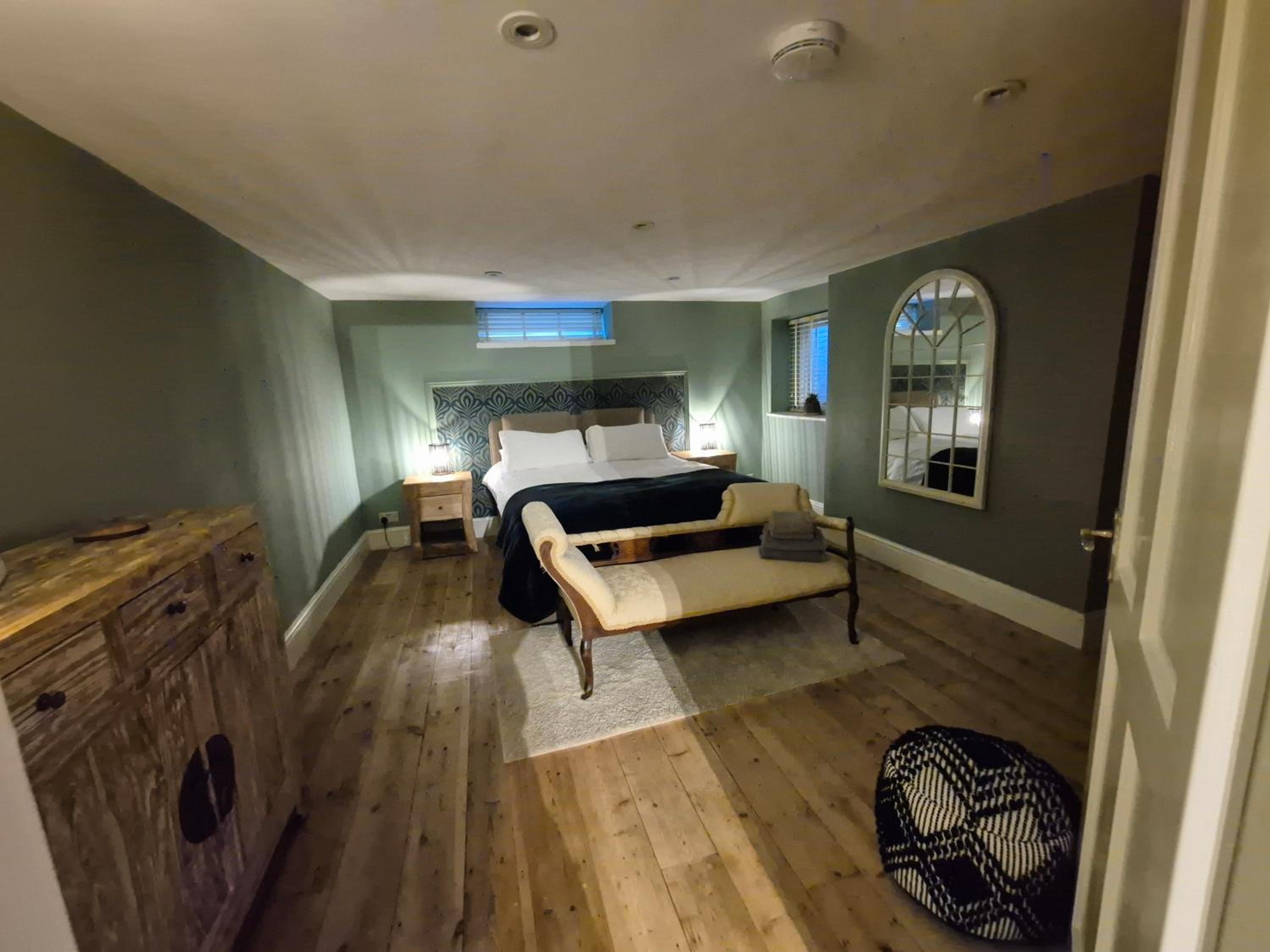Apartment photo 2
