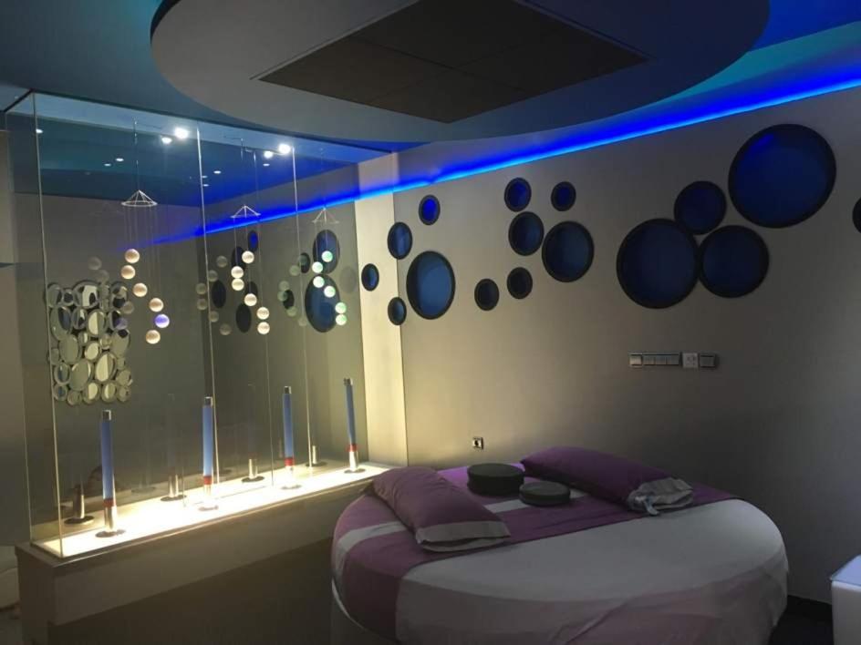 Deluxe Suite with Spa Bath