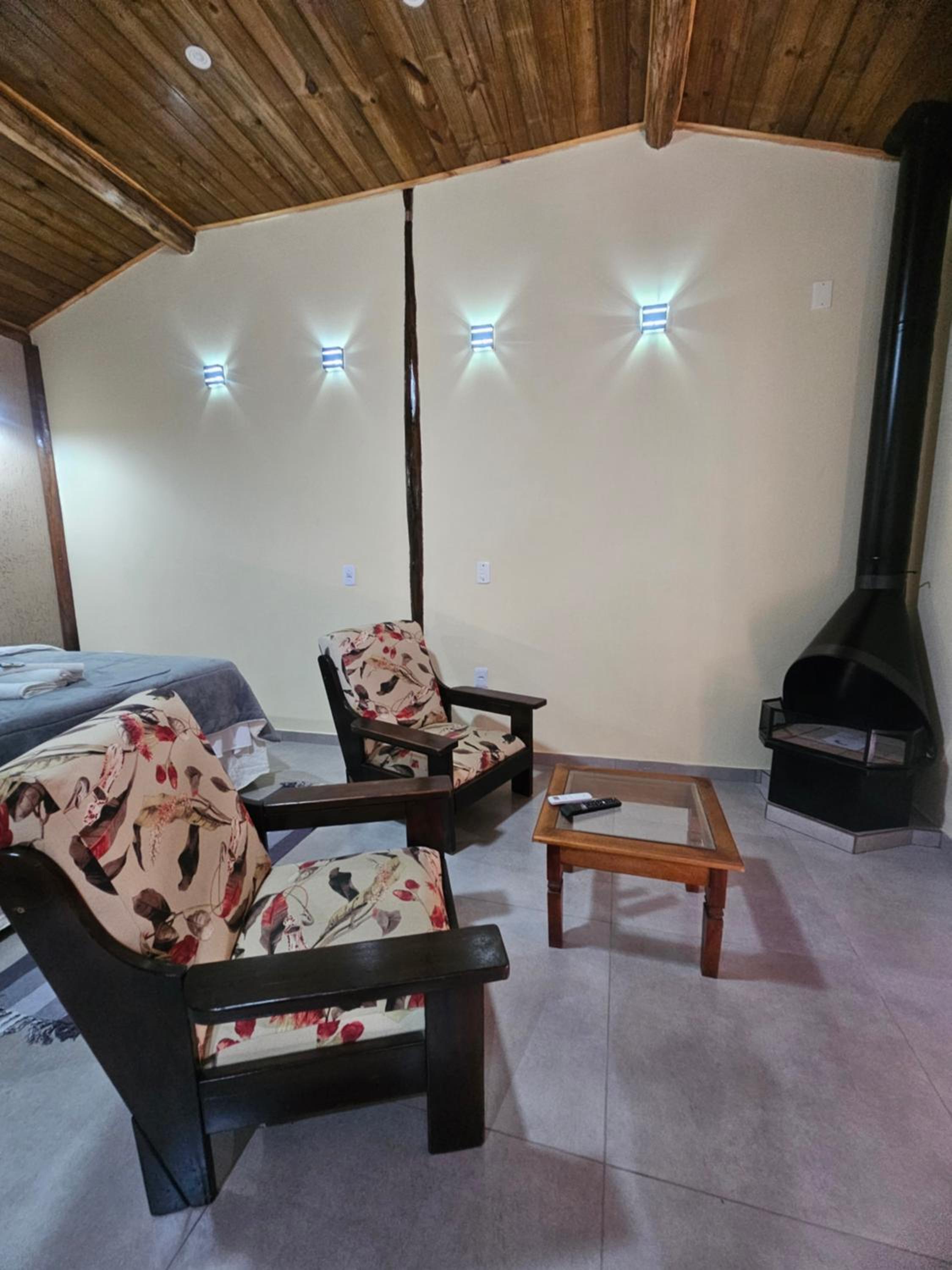 One-Bedroom Chalet - Photo 8