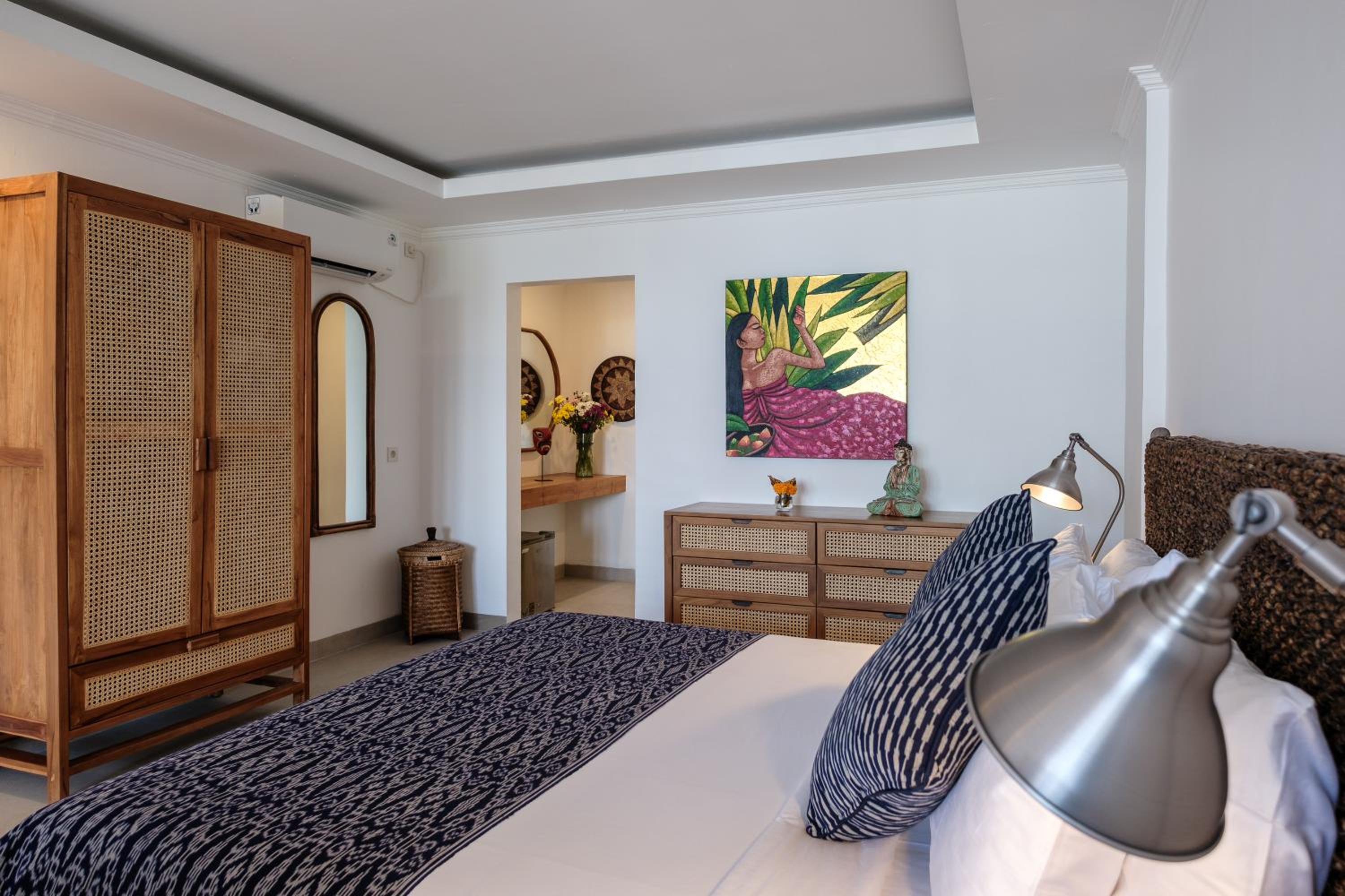 Deluxe Suite with Pool and Sea View