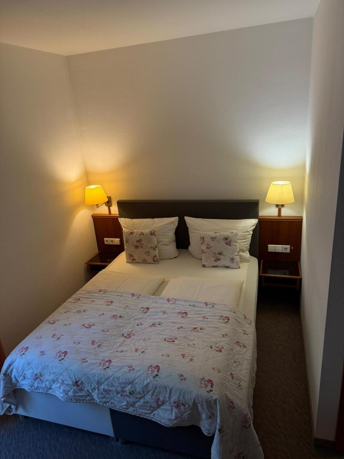 Economy Double Room photo 3