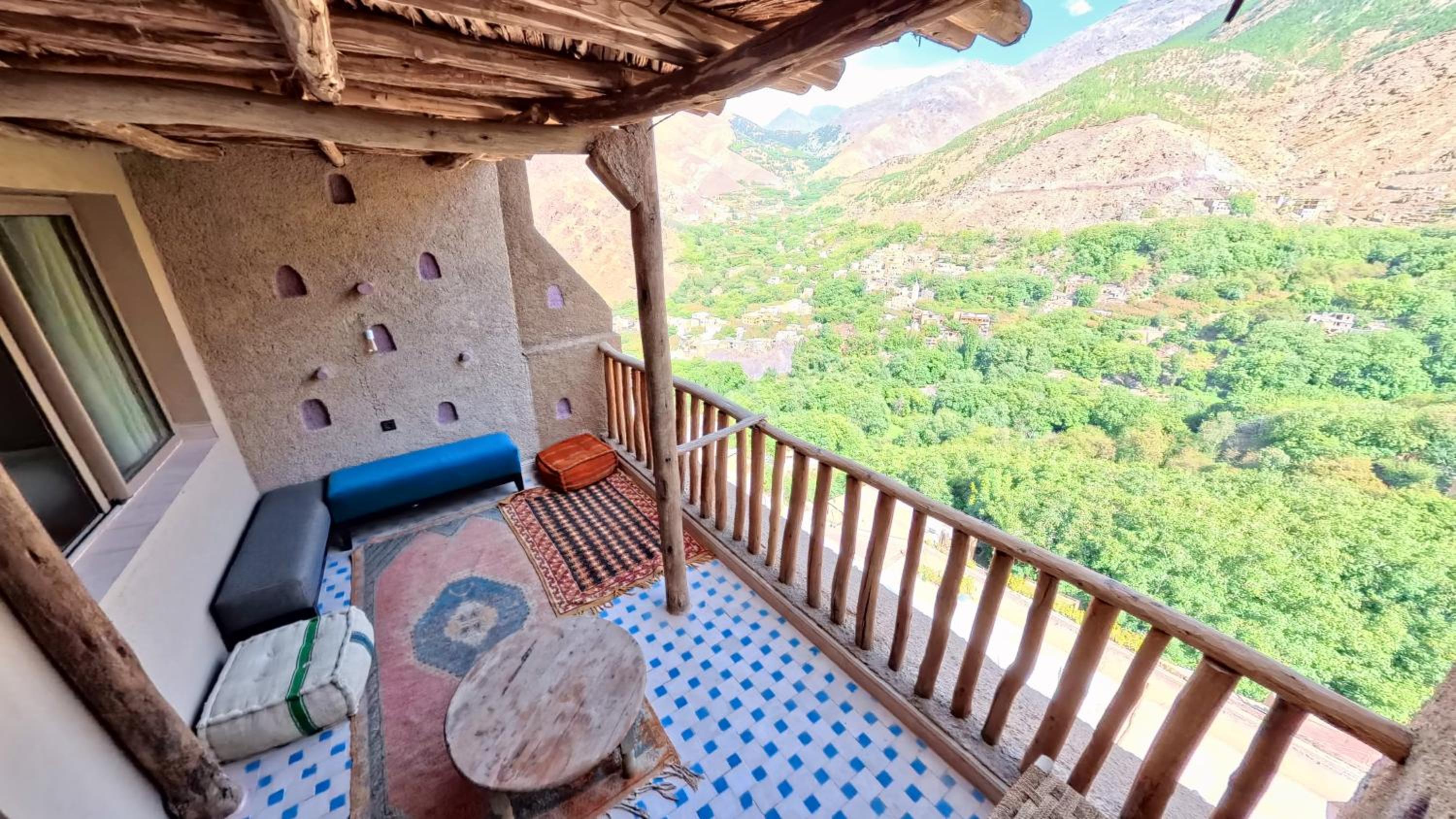 Quadruple Room with Mountain View photo 1