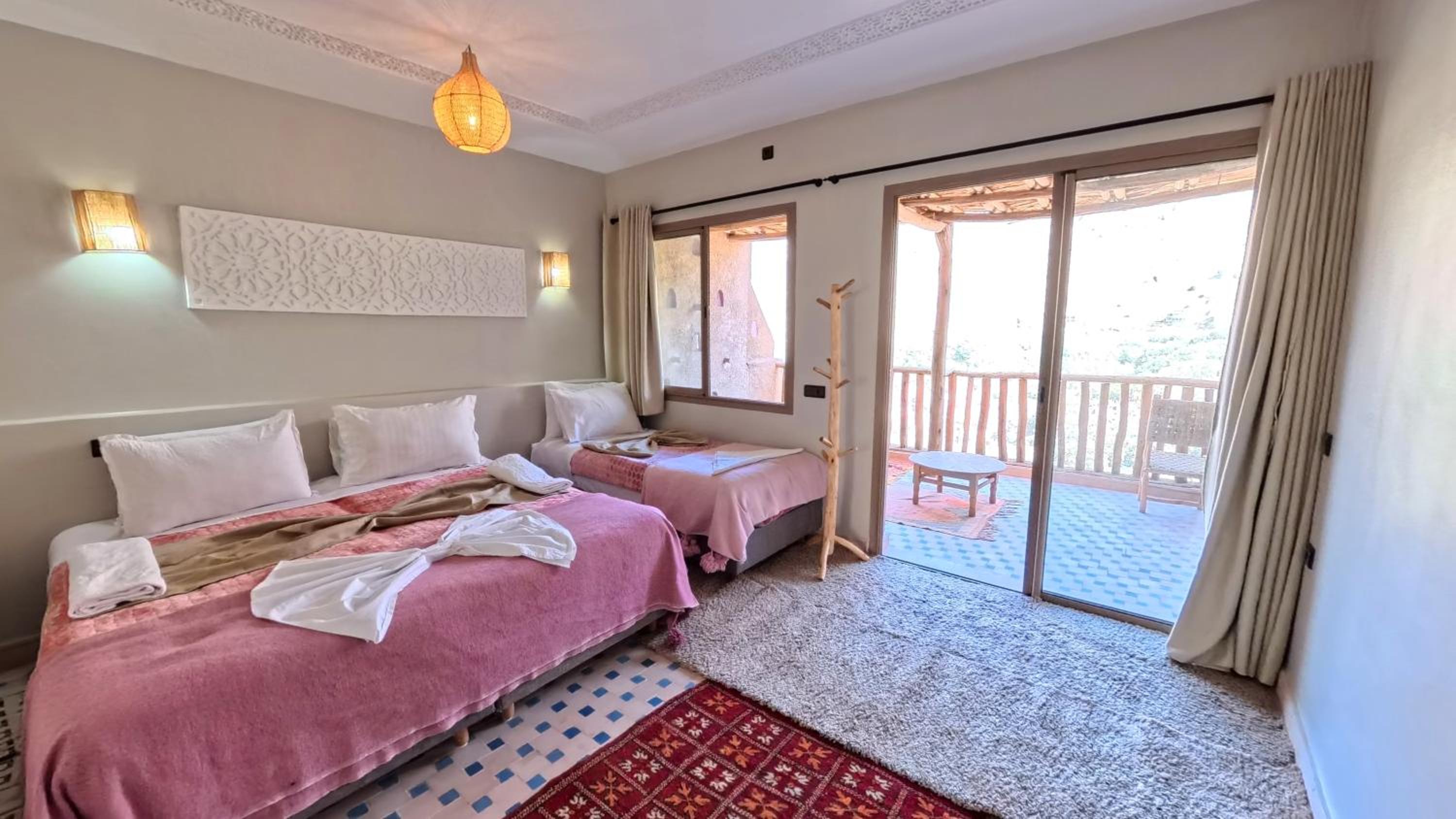 Quadruple Room with Mountain View photo 2