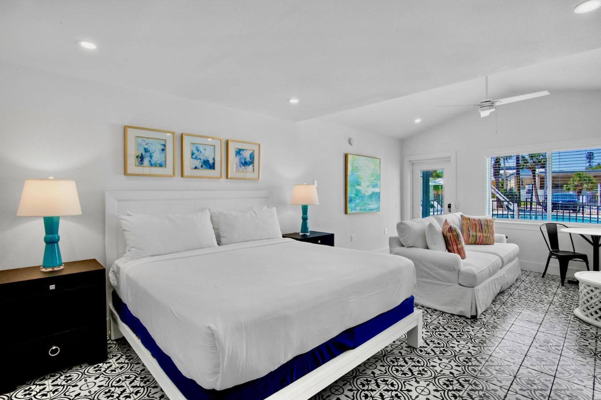 Deluxe King Room