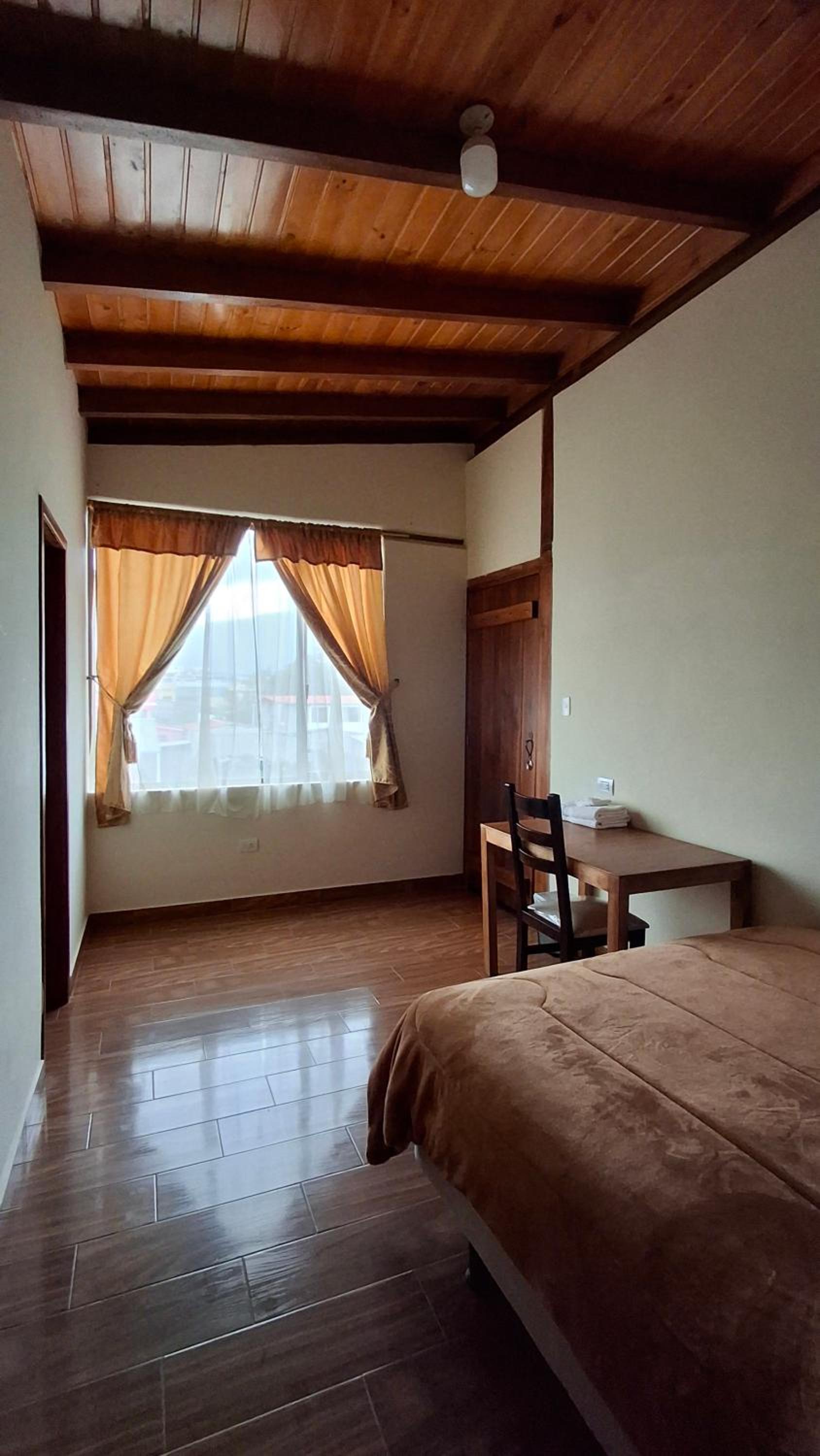 Standard Twin Room with Mountain View