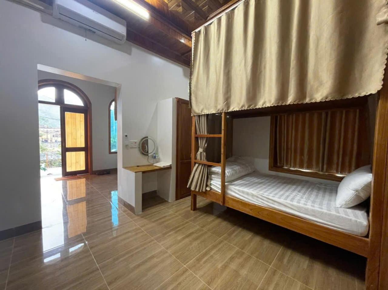 Mixed Dormitory Room photo 3