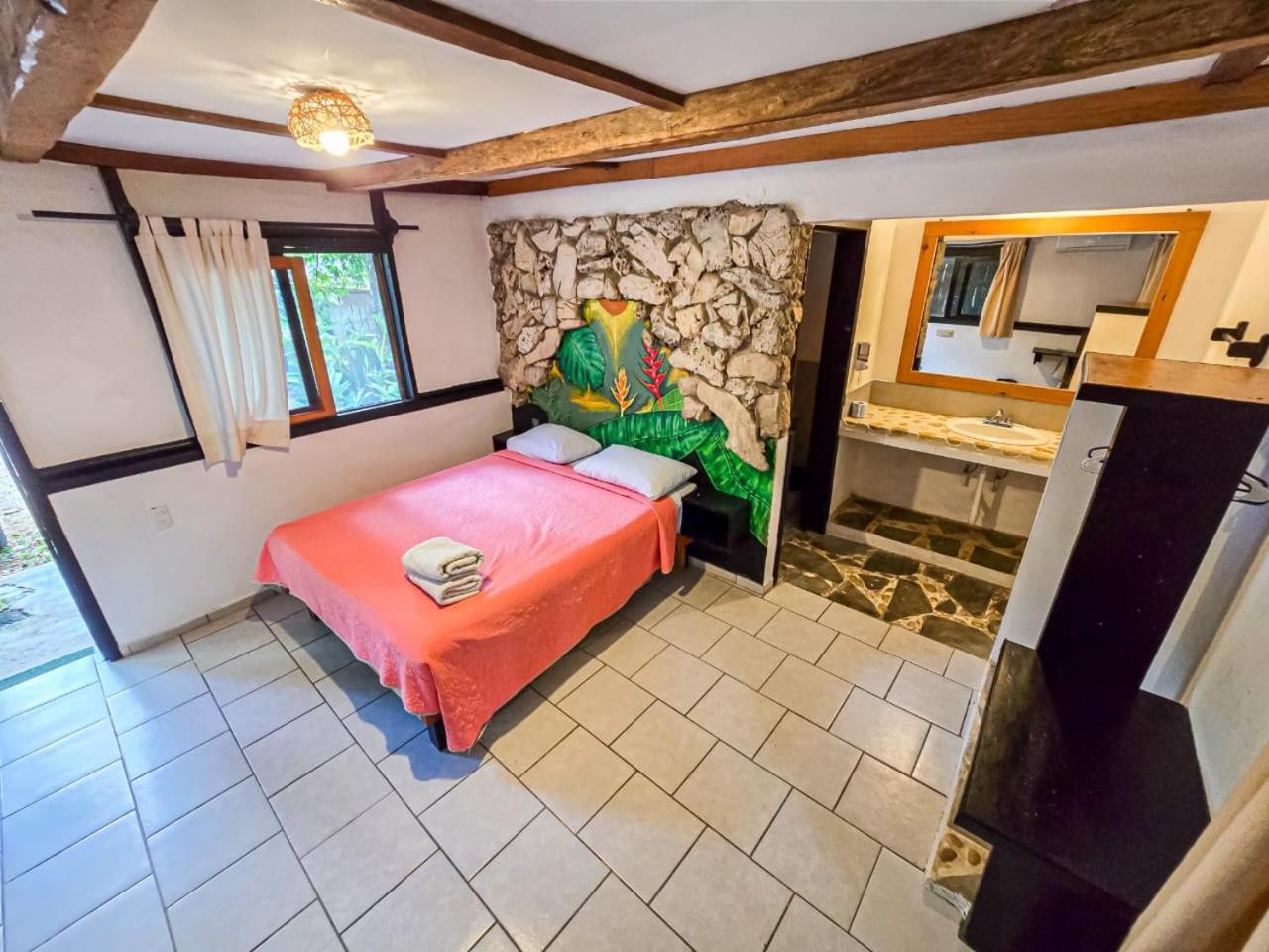 Budget Double Room - Photo 1