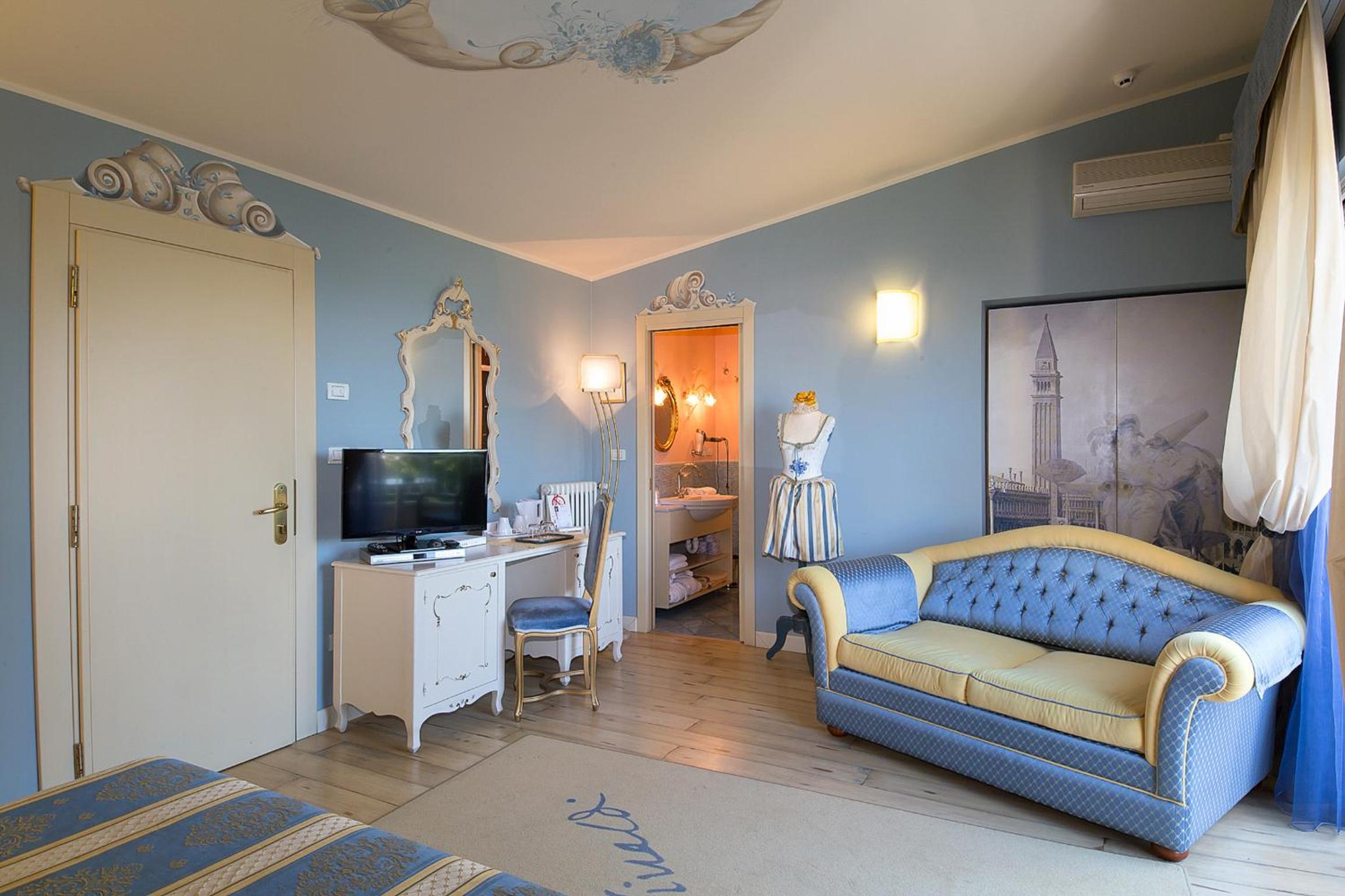 Suite Deluxe with Balcony - Photo 6