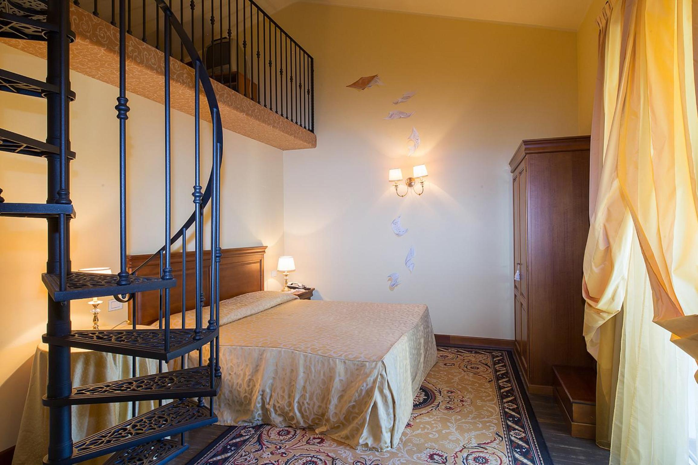 Suite Deluxe with Balcony - Photo 8