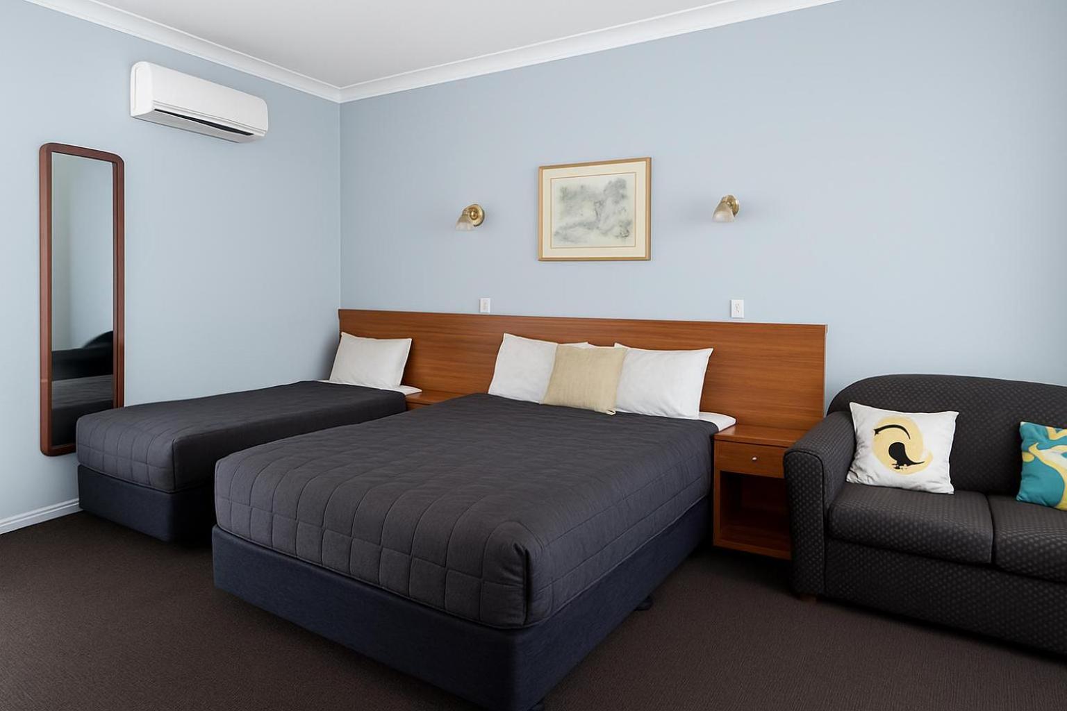 Double or Twin Room photo 3