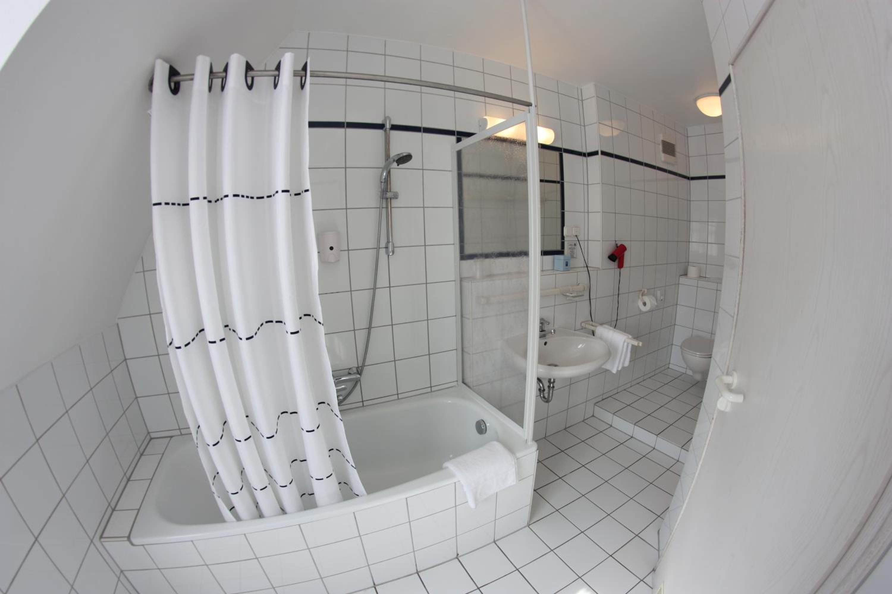 Standard Double Suite - Photo 16