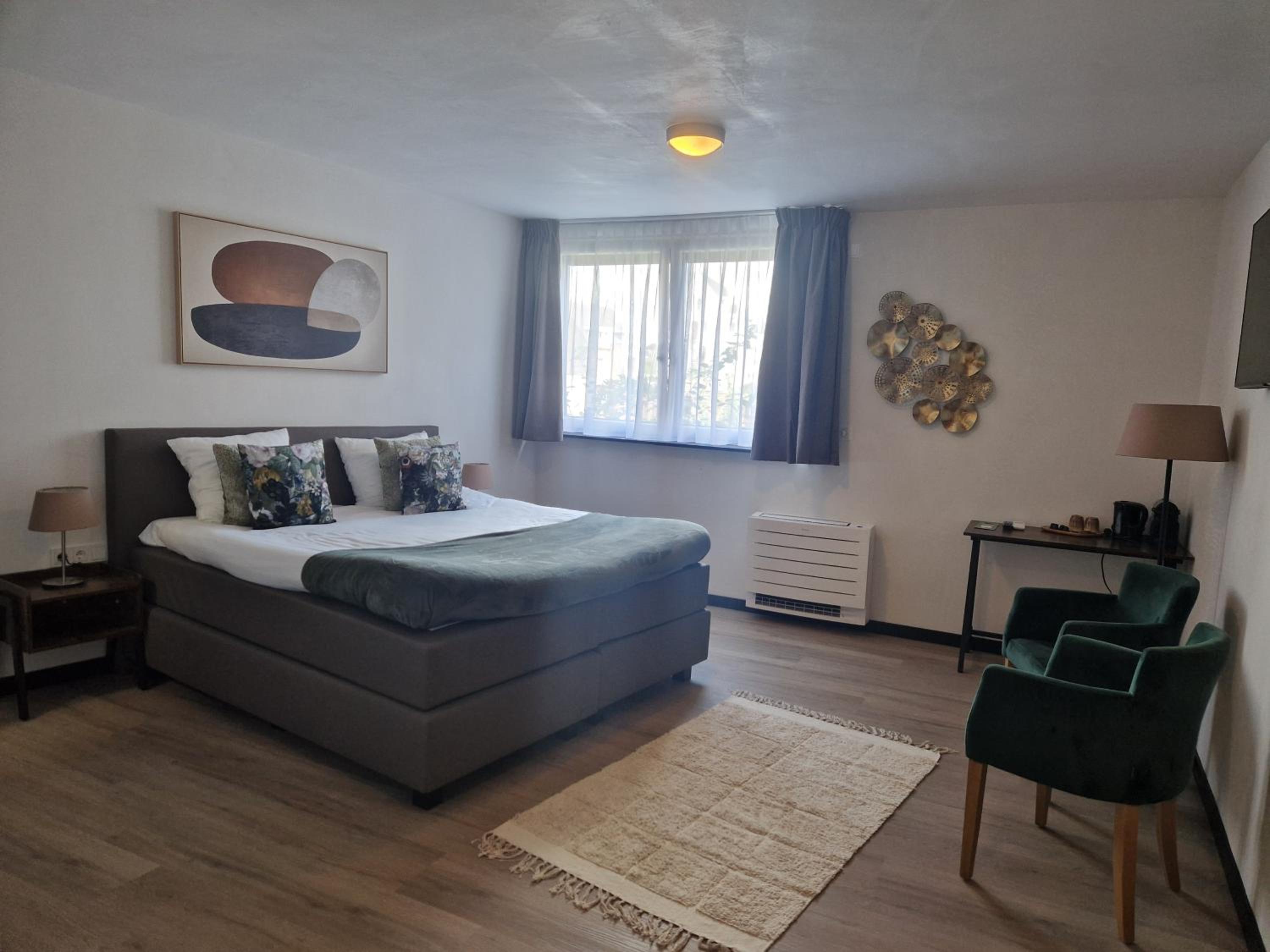 Deluxe Double Room photo 2