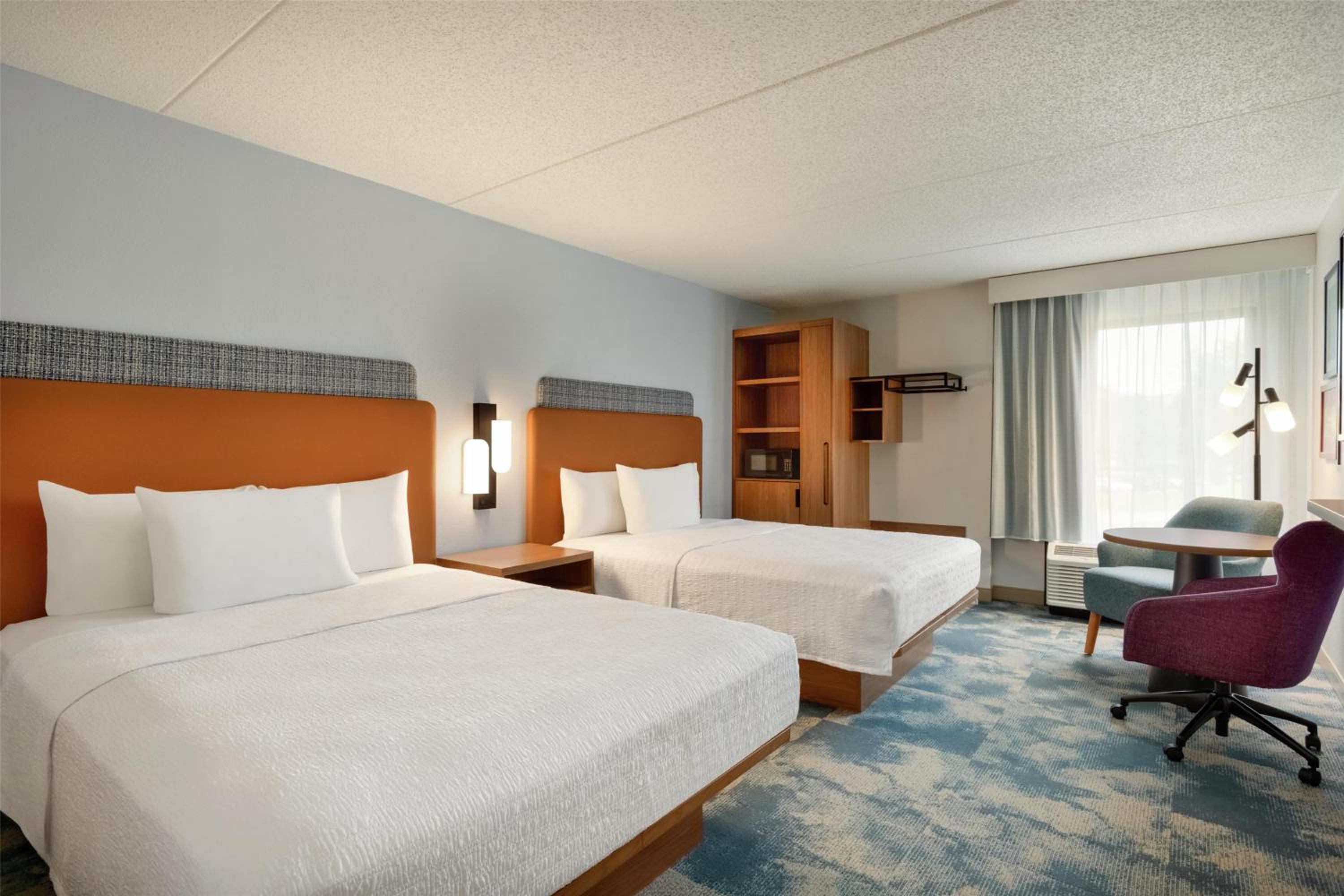 Queen Room with Two Queen Beds - Hearing Access/Non-Smoking photo 2