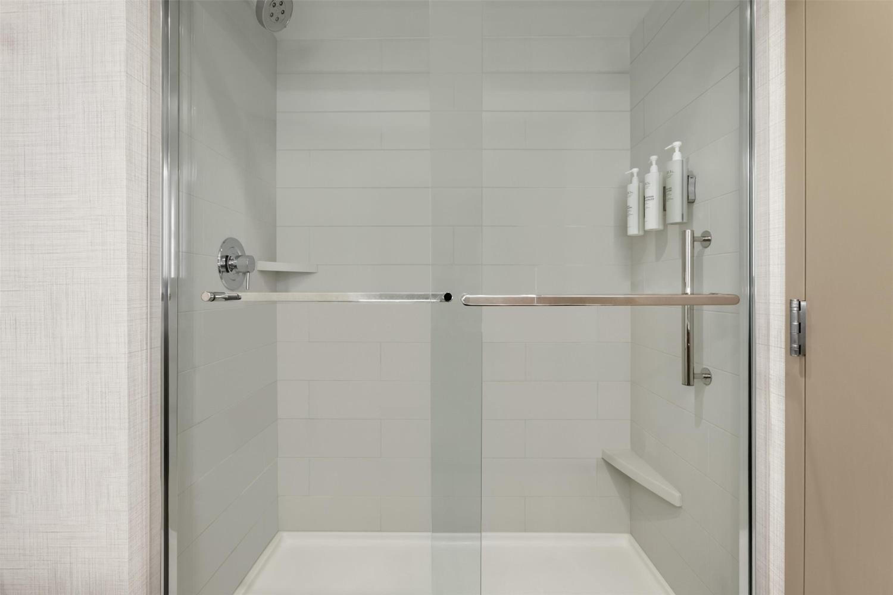 King Room - Hearing Access/Non-Smoking photo 2