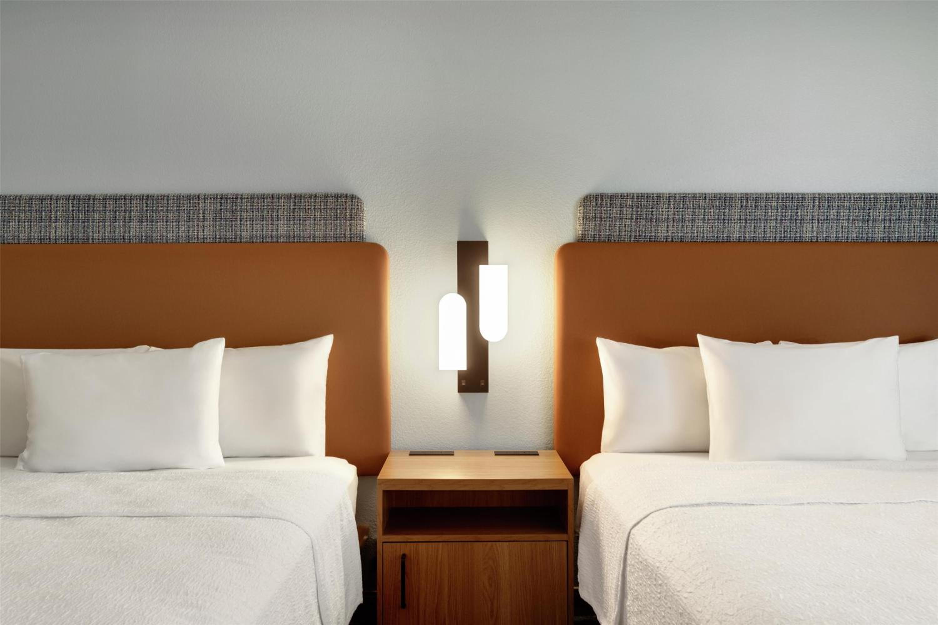 Queen Room with Two Queen Beds - Hearing Access/Non-Smoking