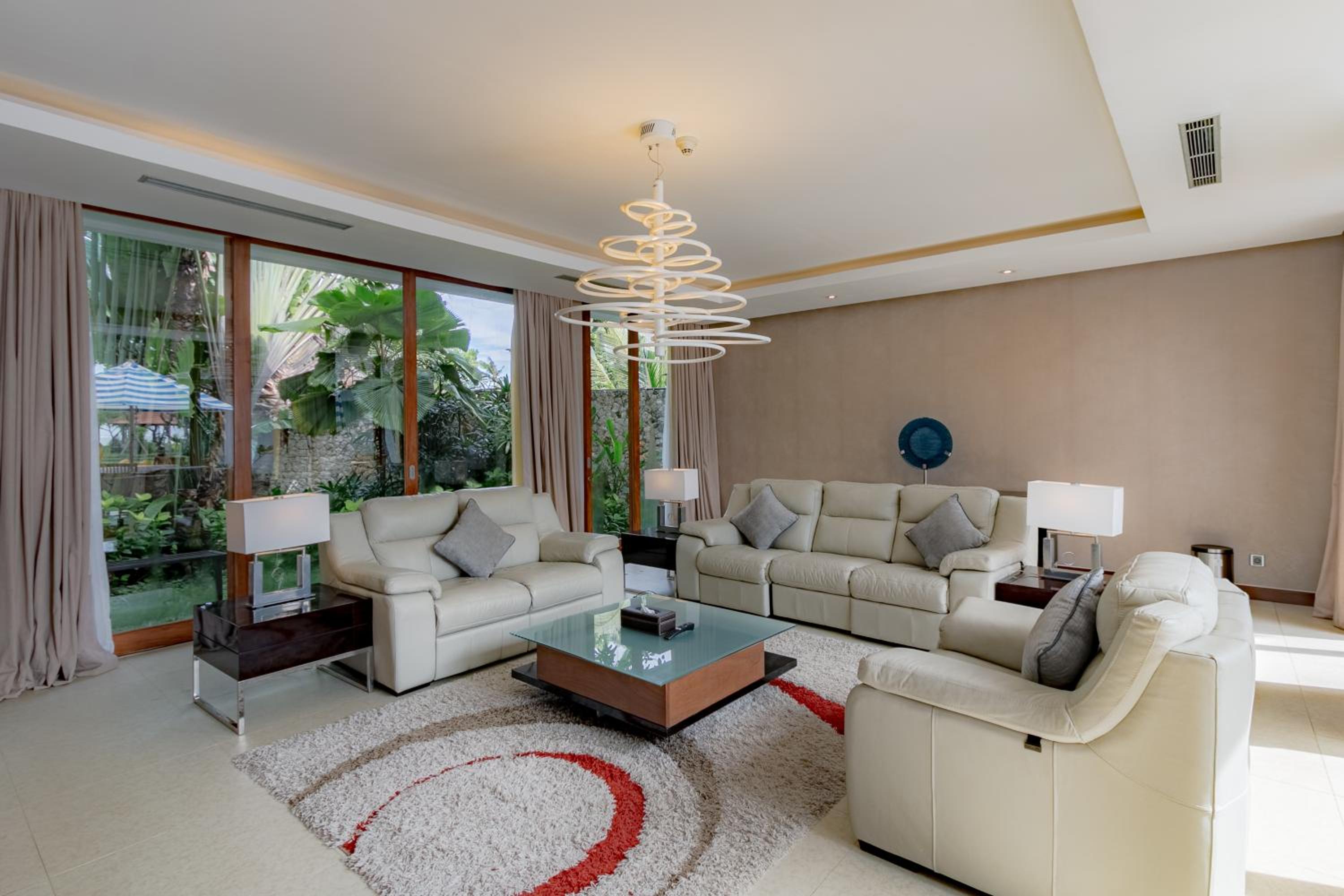Four-Bedroom Villa - Photo 2
