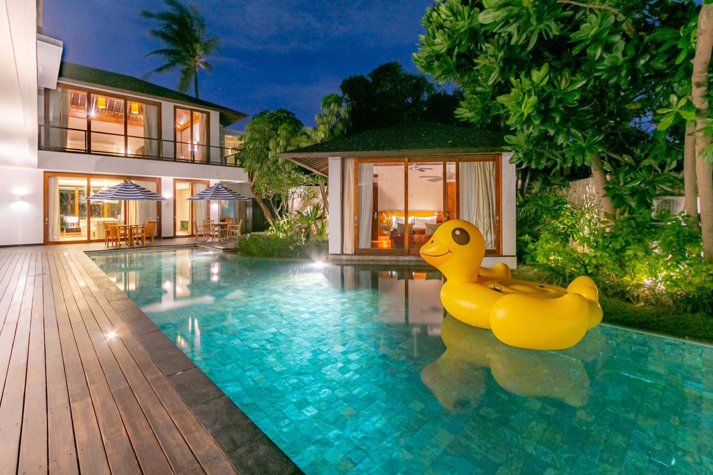Four-Bedroom Villa - Photo 9