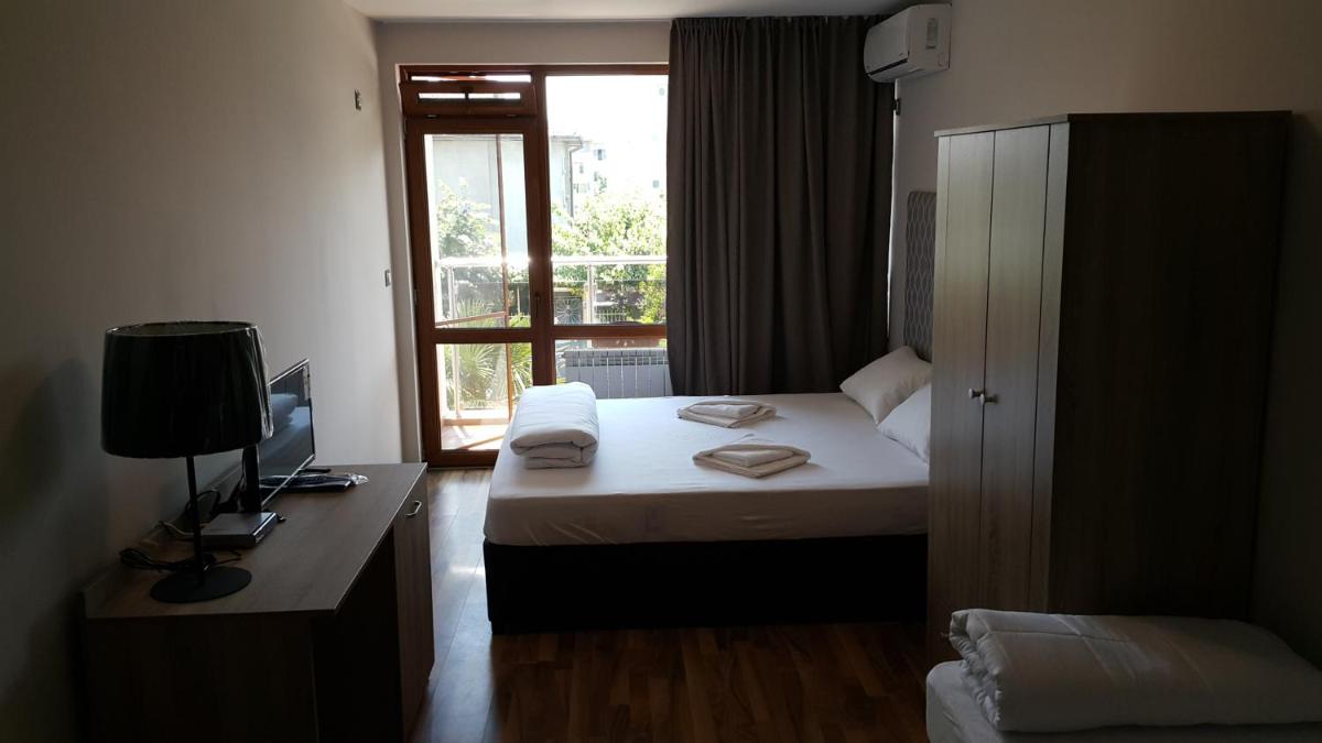 Triple Room with Balcony photo 3