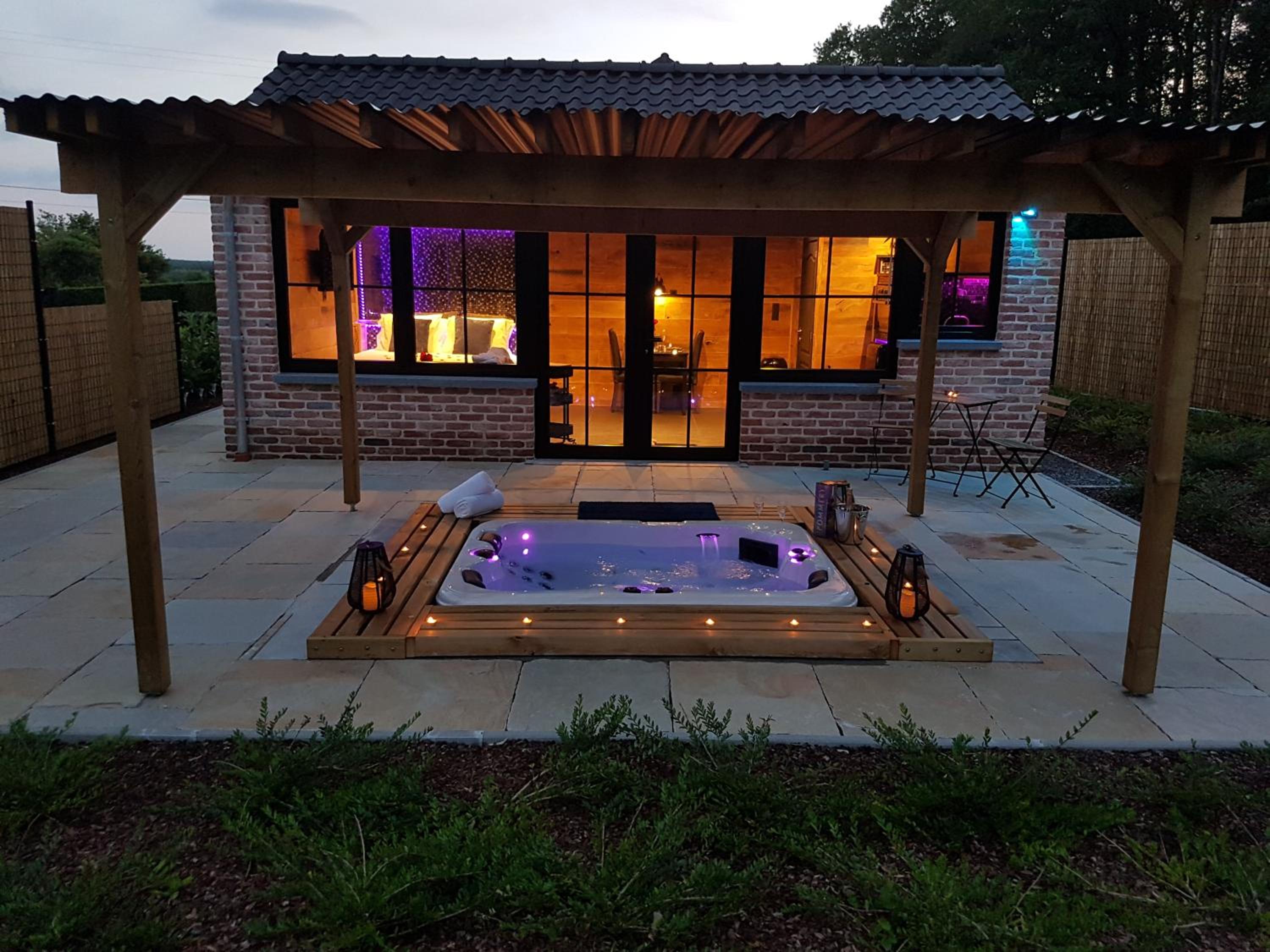Deluxe Bungalow photo 1