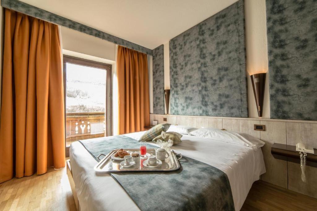 Deluxe Double or Twin Room with Mountain View photo 2