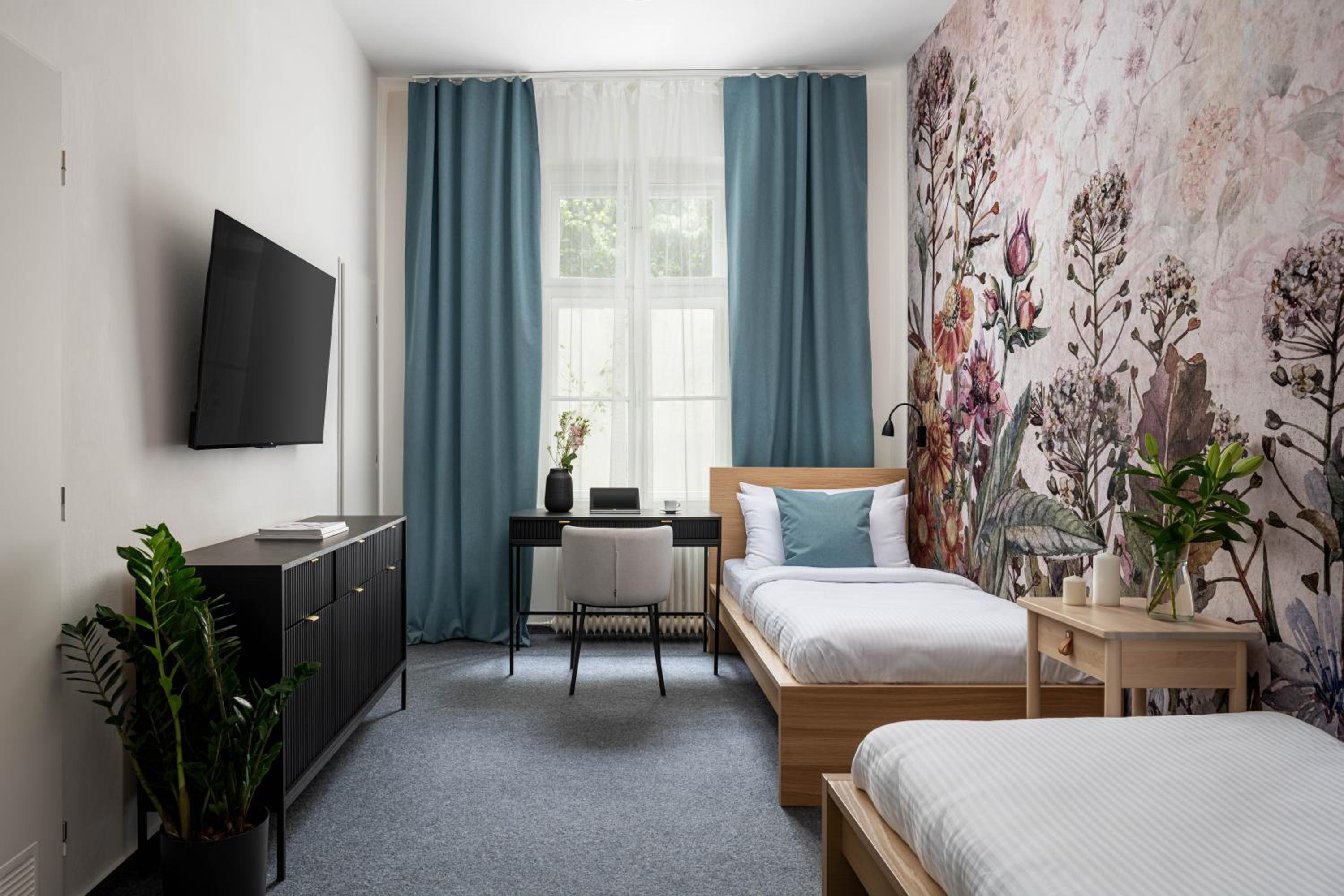 Deluxe Twin Room