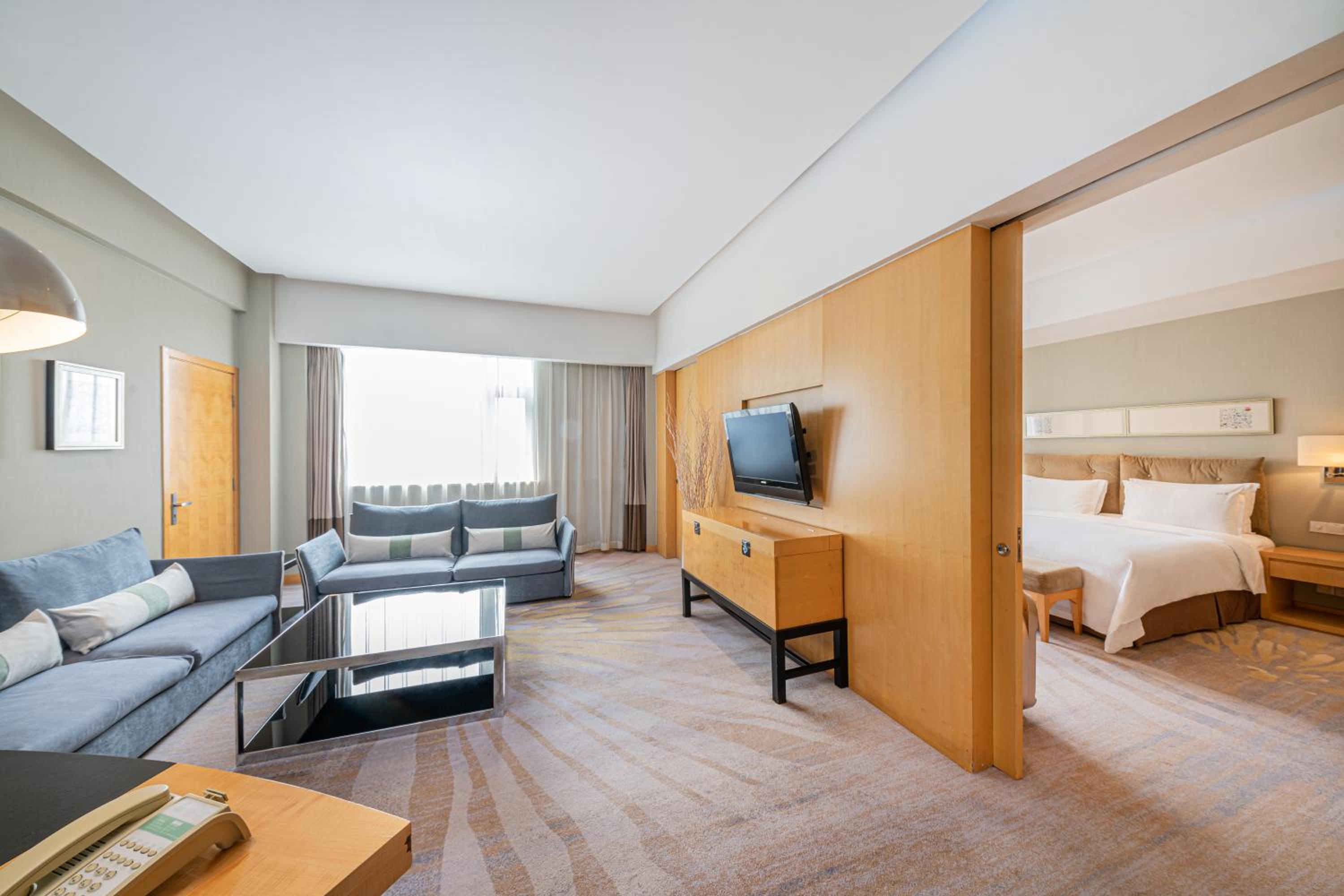 Suite with One King and One Single Bed - Photo 1