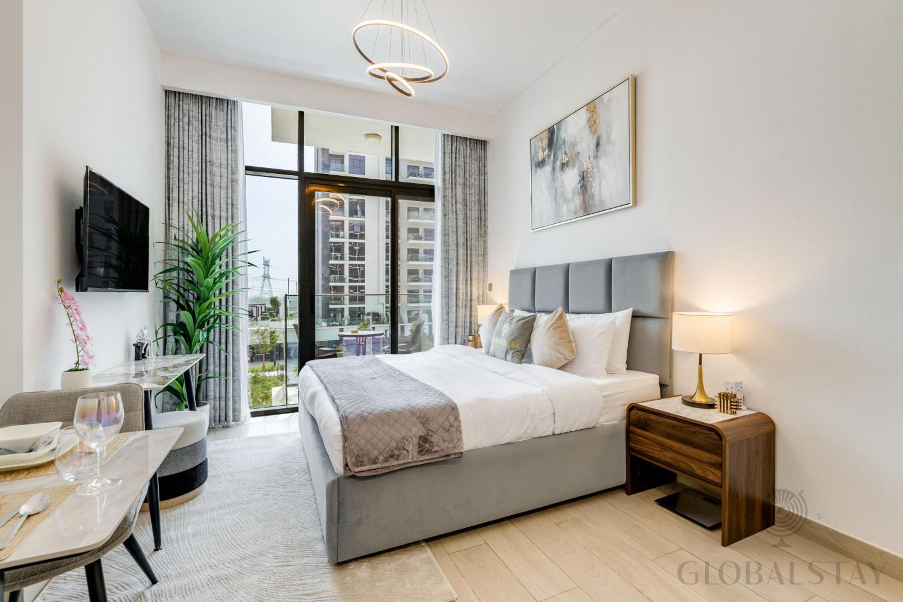 Studio Apartment with Balcony photo 1